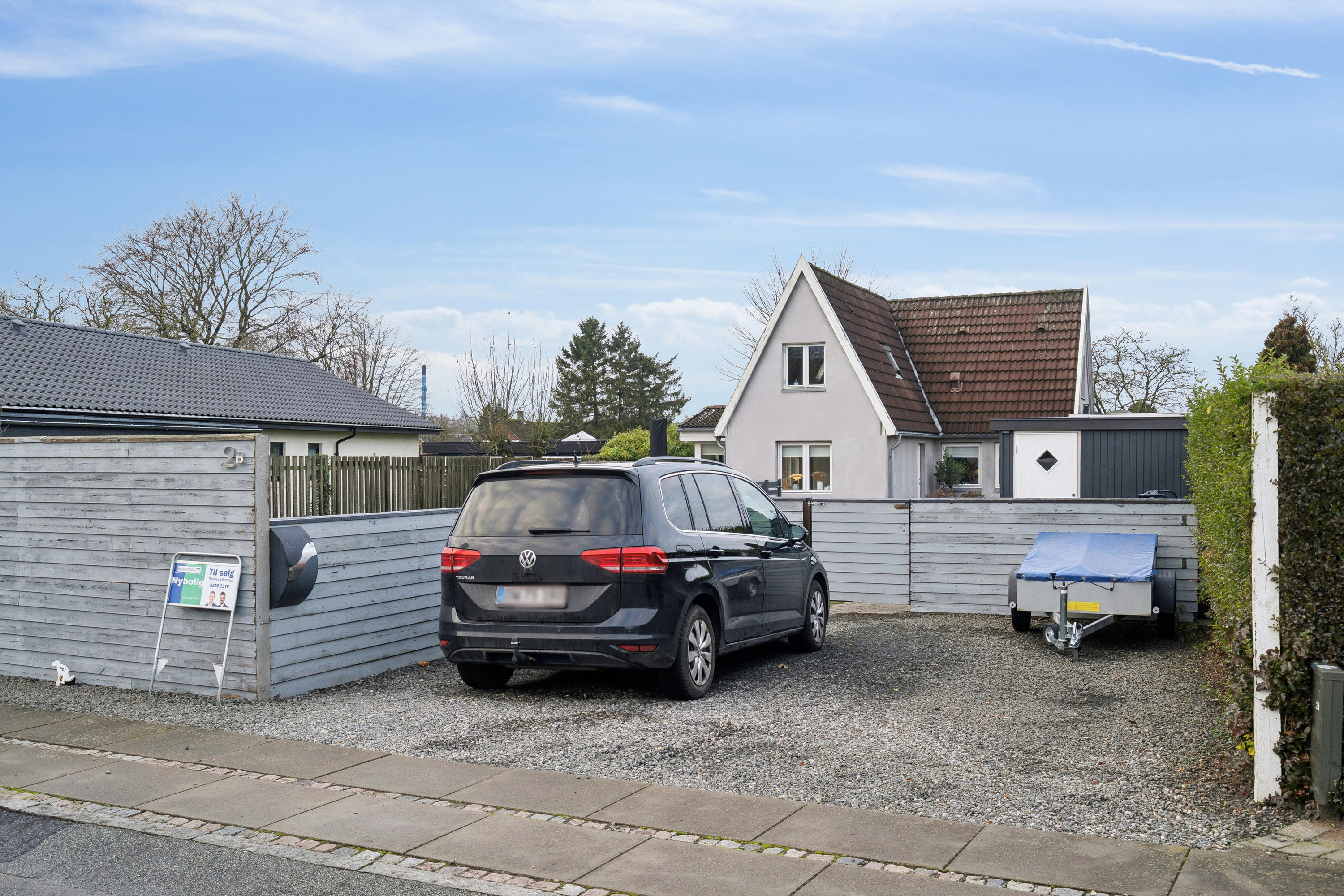 Fremhævet set fra vejen billede i fuldskærmstilstand. Billede af Sportoften 2B, Agedrup, 5320 Agedrup