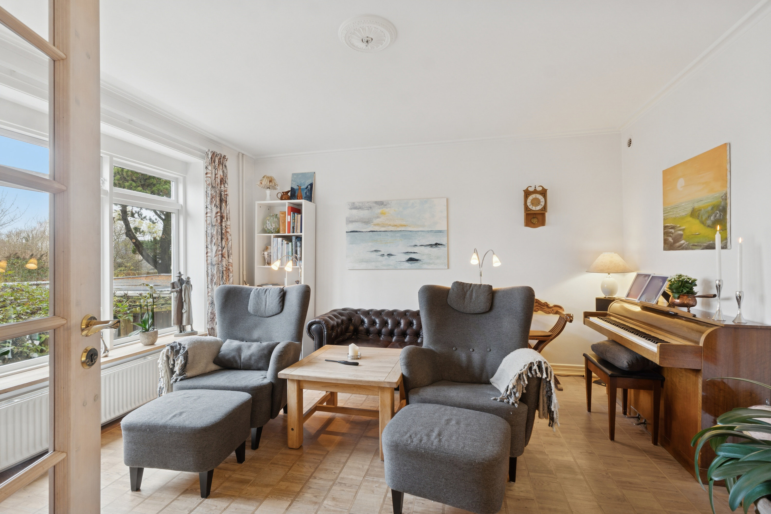 Fremhævet stue billede i fuldskærmstilstand. Billede af Doktor Willesvej 3, 2650 Hvidovre