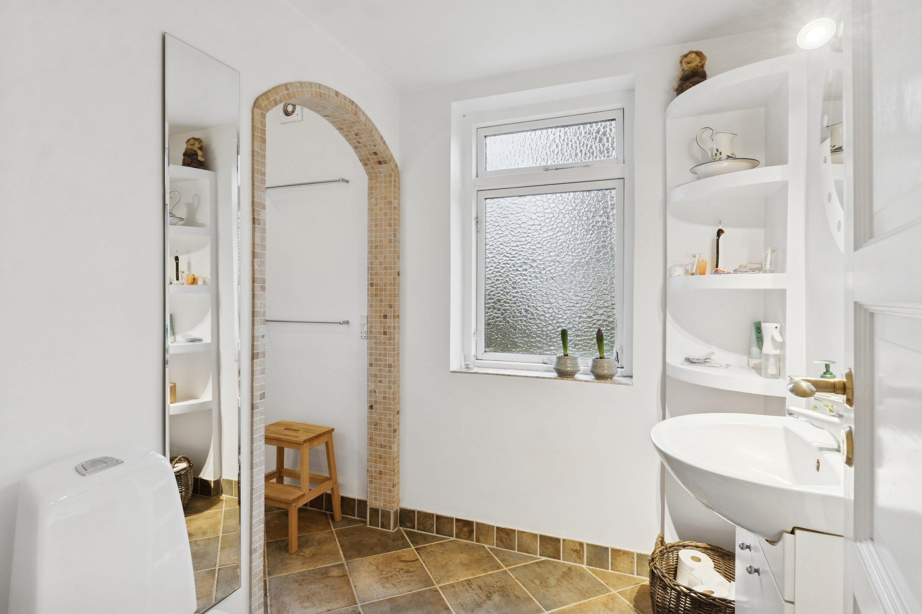 Fremhævet badeværelse billede i fuldskærmstilstand. Billede af Doktor Willesvej 3, 2650 Hvidovre