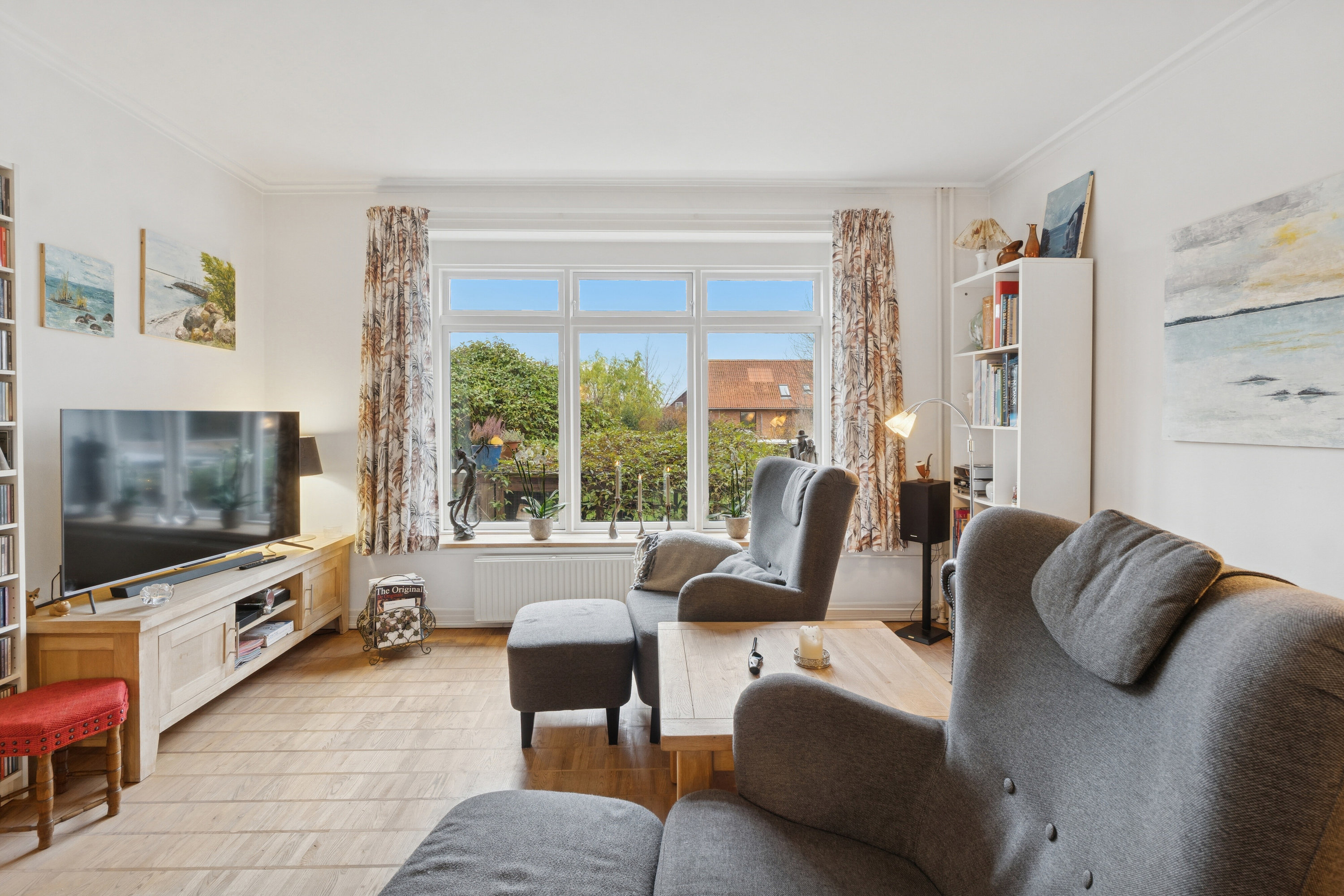 Fremhævet stue billede i fuldskærmstilstand. Billede af Doktor Willesvej 3, 2650 Hvidovre