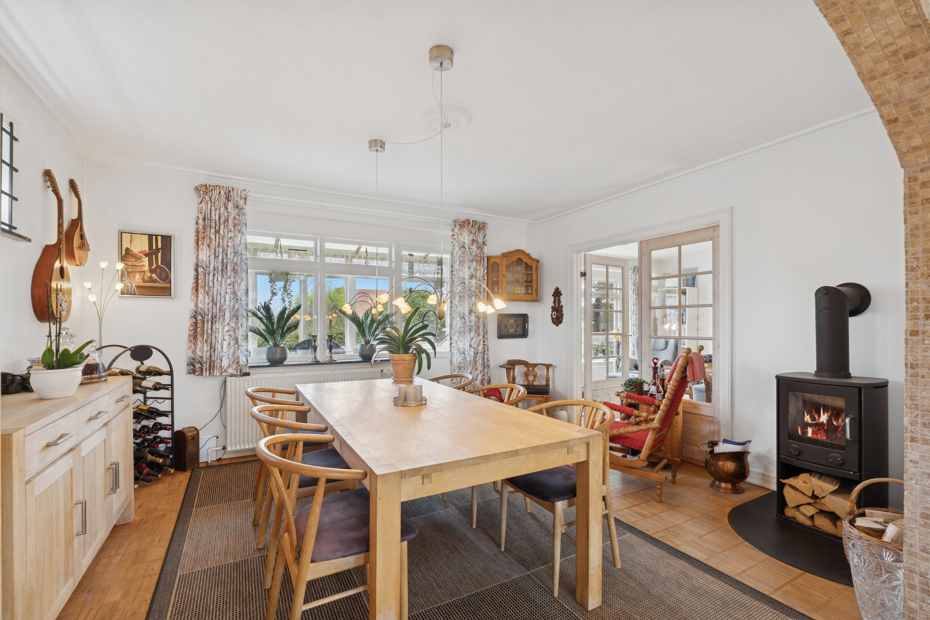 Fremhævet spisestue billede i fuldskærmstilstand. Billede af Doktor Willesvej 3, 2650 Hvidovre