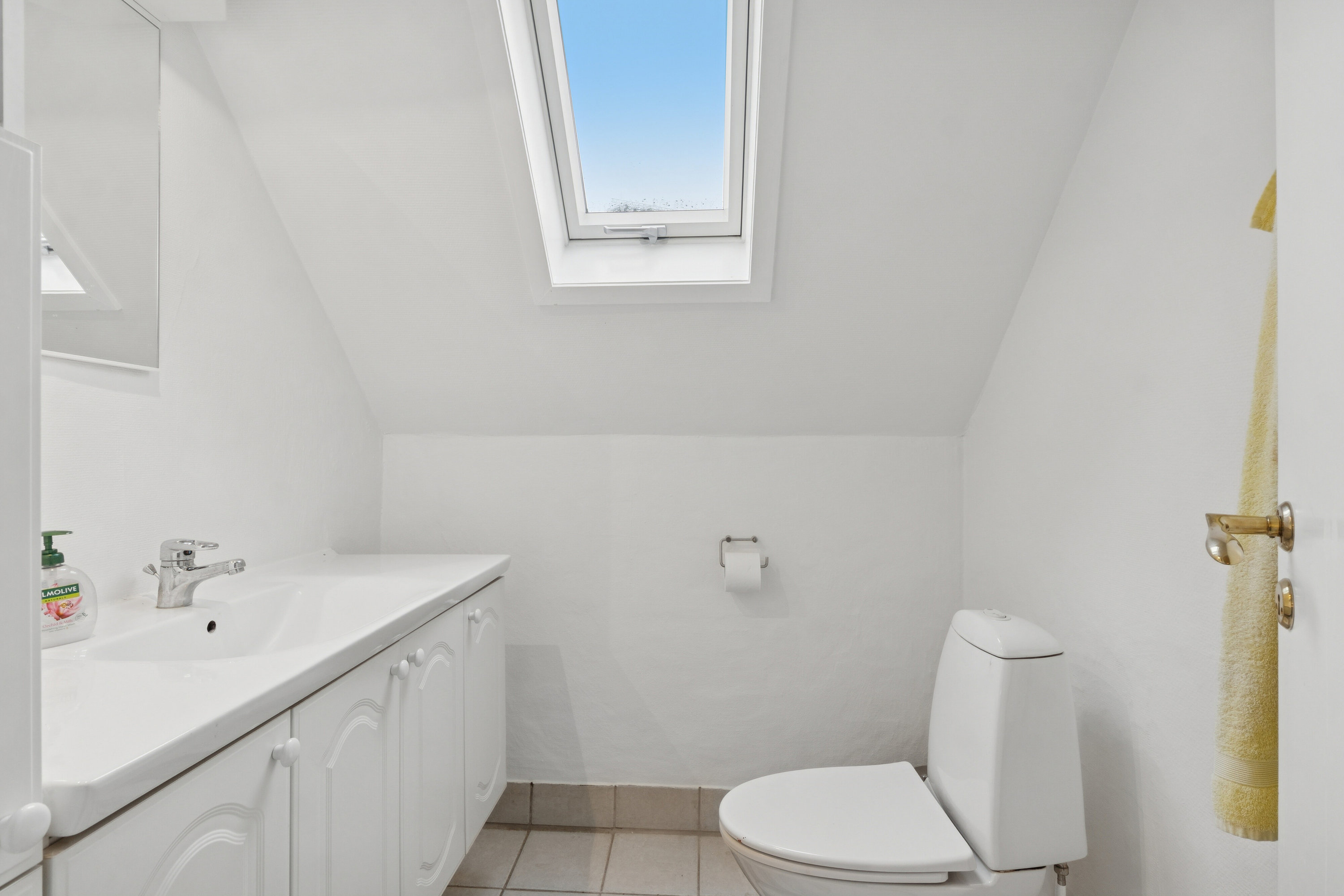 Fremhævet badeværelse billede i fuldskærmstilstand. Billede af Doktor Willesvej 3, 2650 Hvidovre