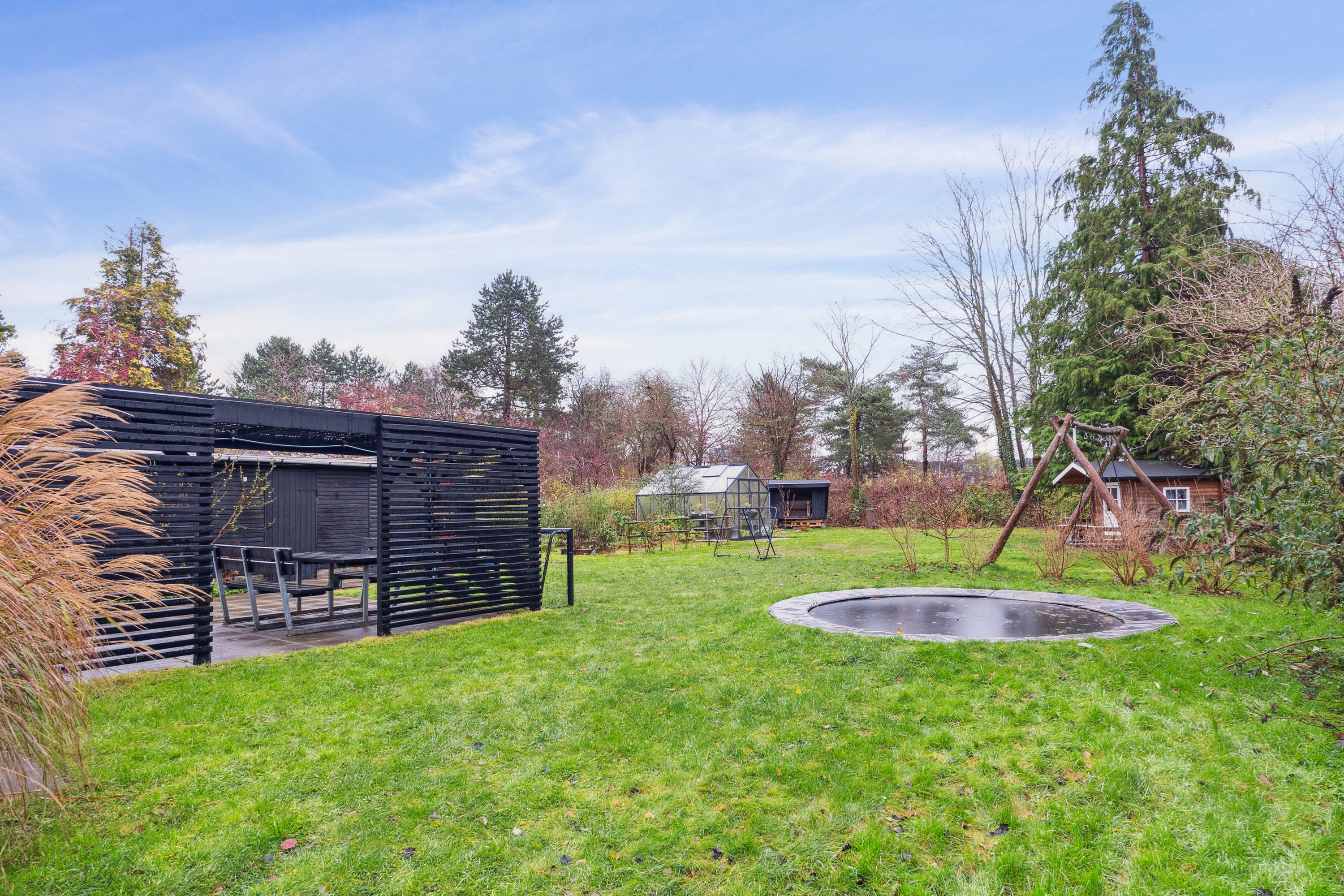 Fremhævet set fra haven billede i fuldskærmstilstand. Billede af Stjernevangen 3, 2600 Glostrup