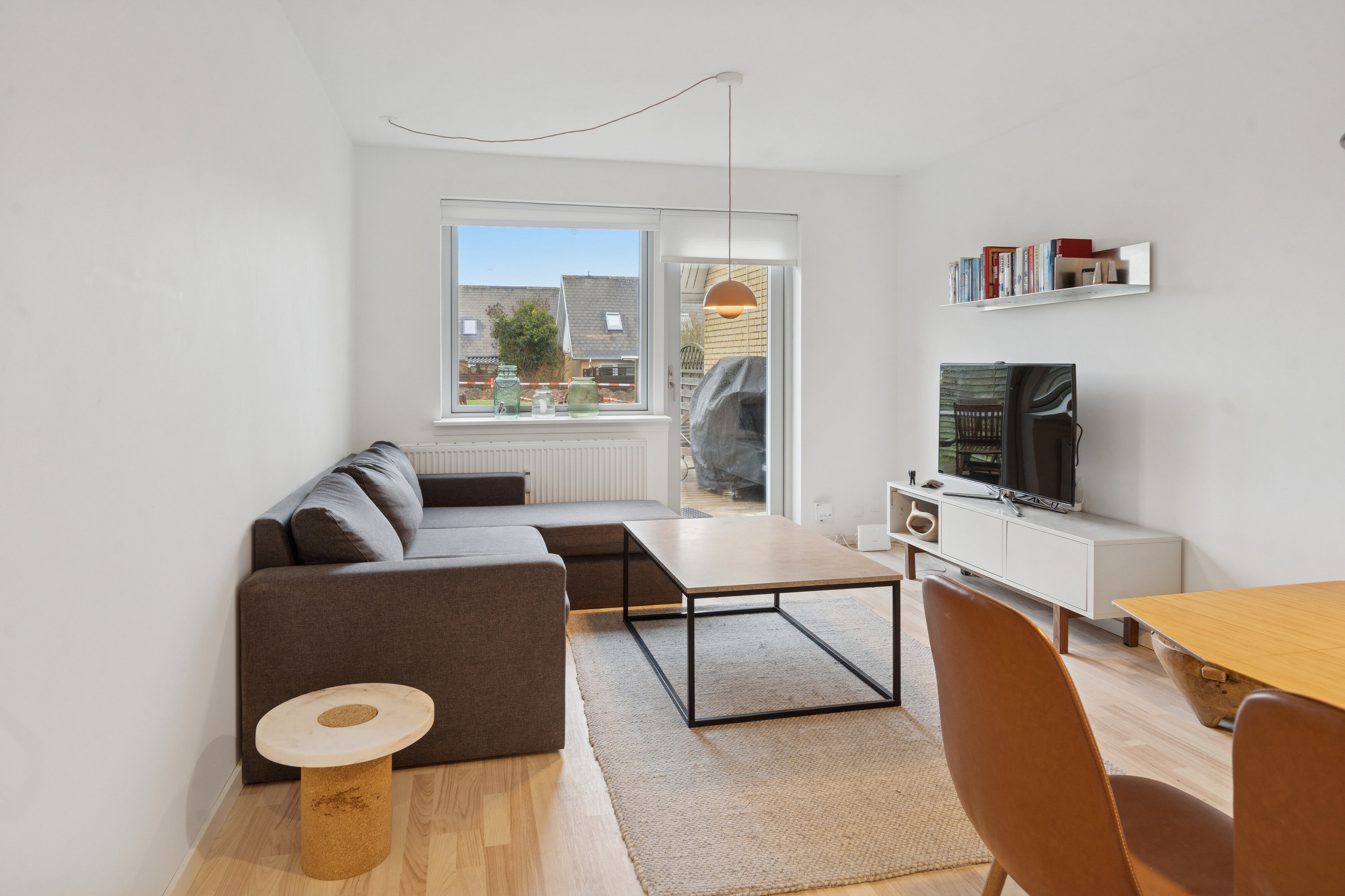 Fremhævet stue billede i fuldskærmstilstand. Billede af Musvågevej 3H, Snestrup, 5210 Odense NV