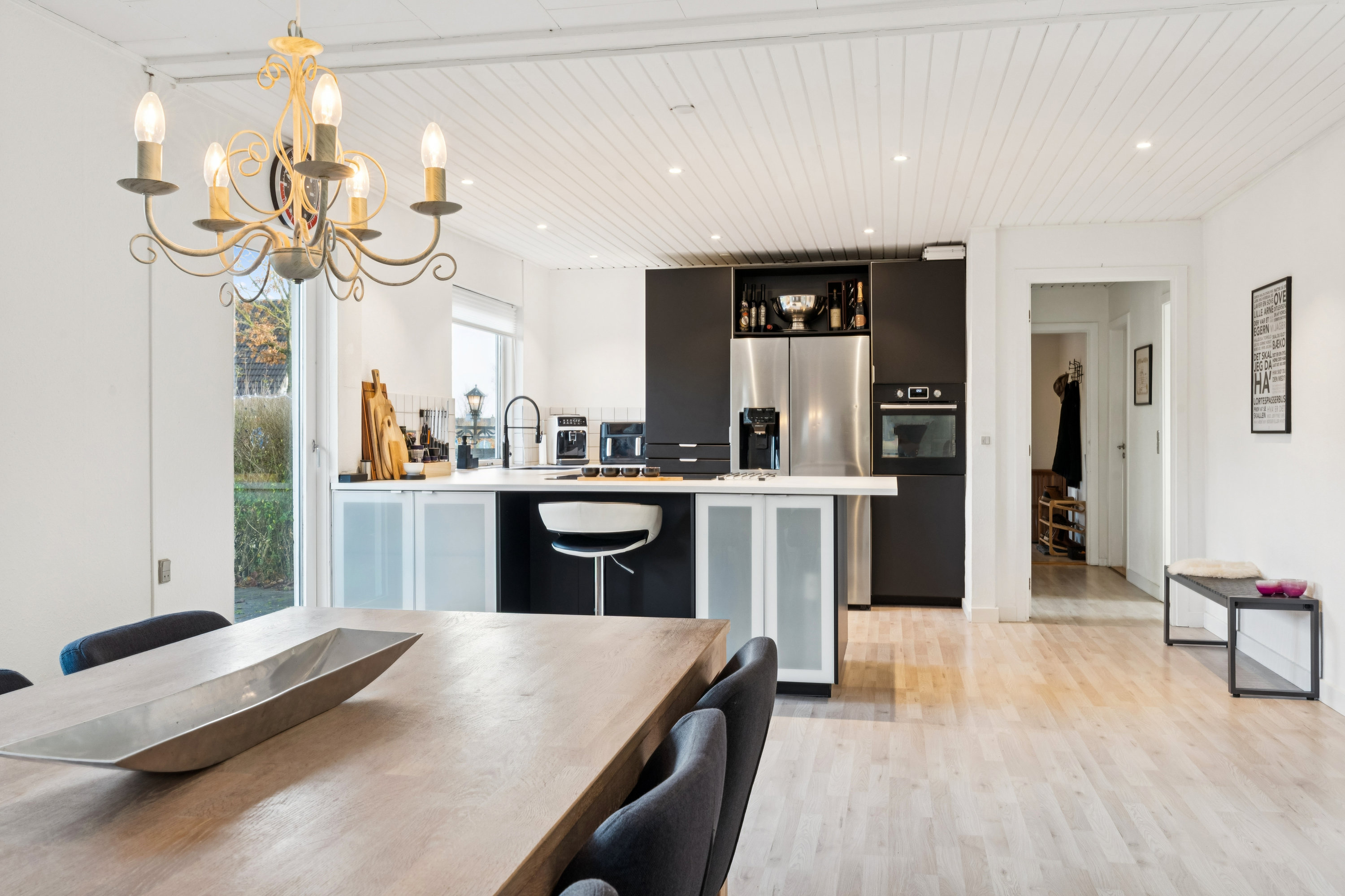 Miniaturebillede 1: køkken/alrum. Billede af Hæsumvej 37, 9530 Støvring