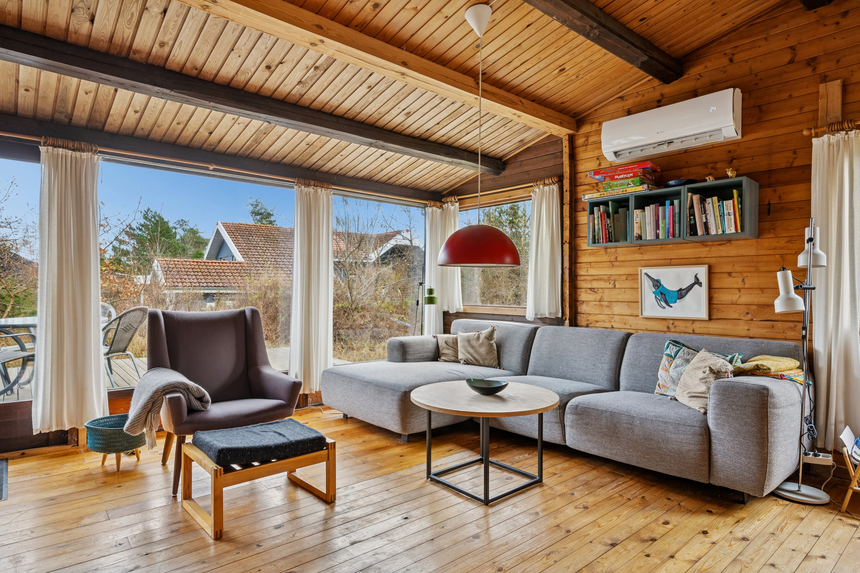 Fremhævet stue billede i fuldskærmstilstand. Billede af Aresvej 4, Boeslum Strand, 8400 Ebeltoft