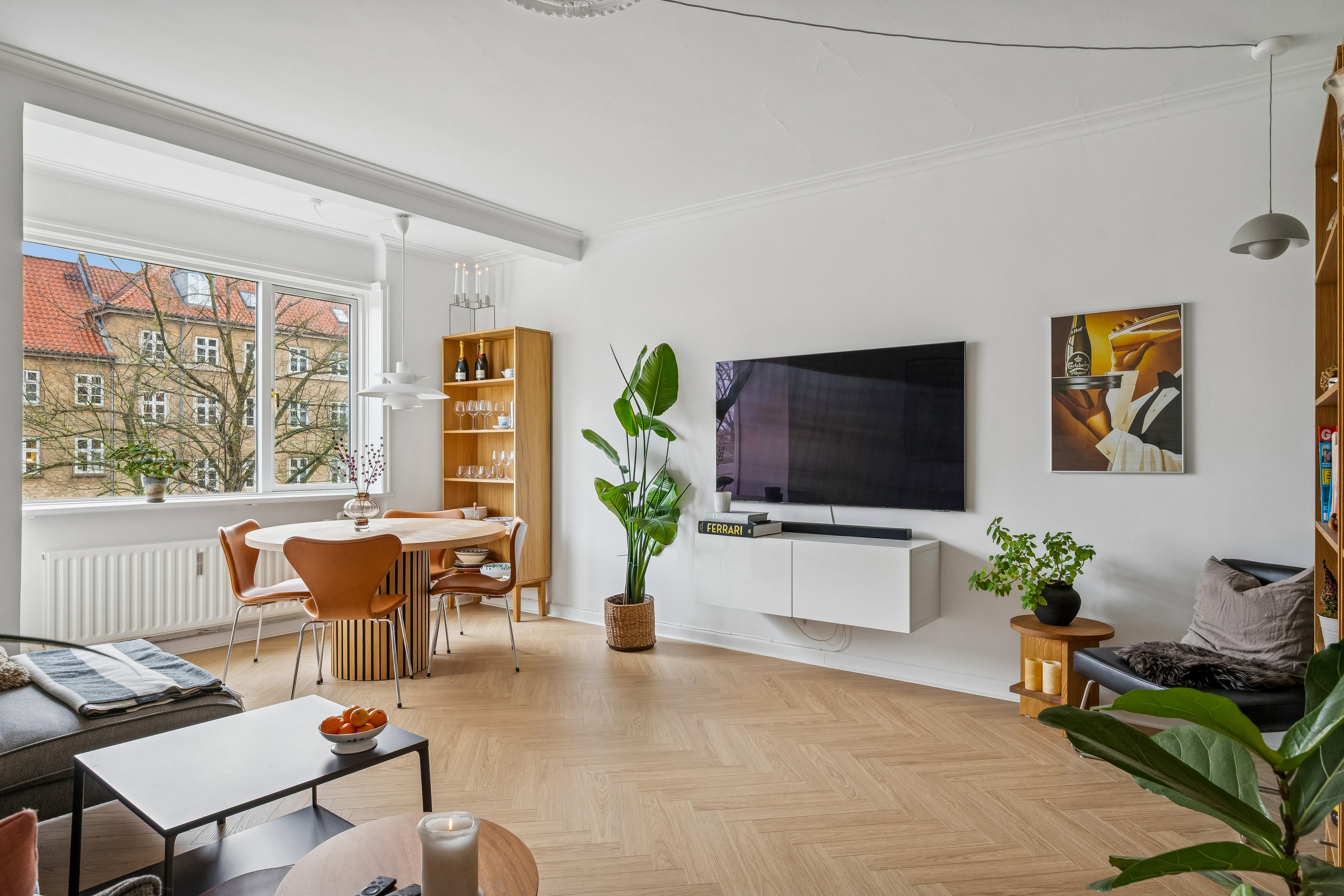 Miniaturebillede 2: stue. Billede af Søndre Ringgade 61, 2. th., 8000 Aarhus C