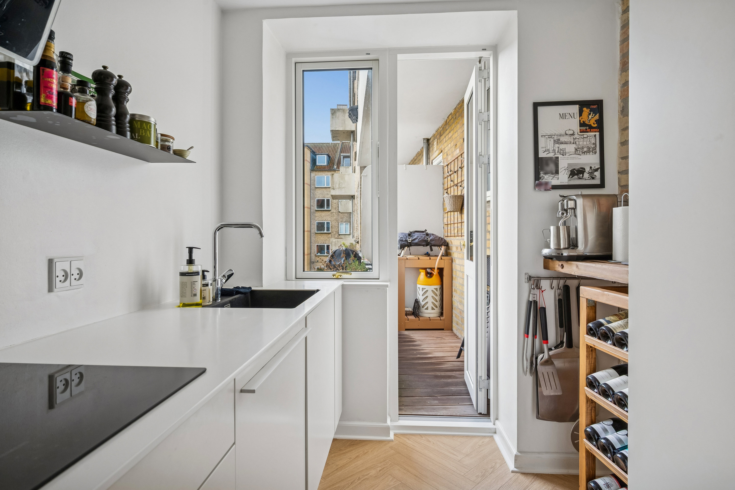 Fremhævet køkken billede i fuldskærmstilstand. Billede af Søndre Ringgade 61, 2. th., 8000 Aarhus C