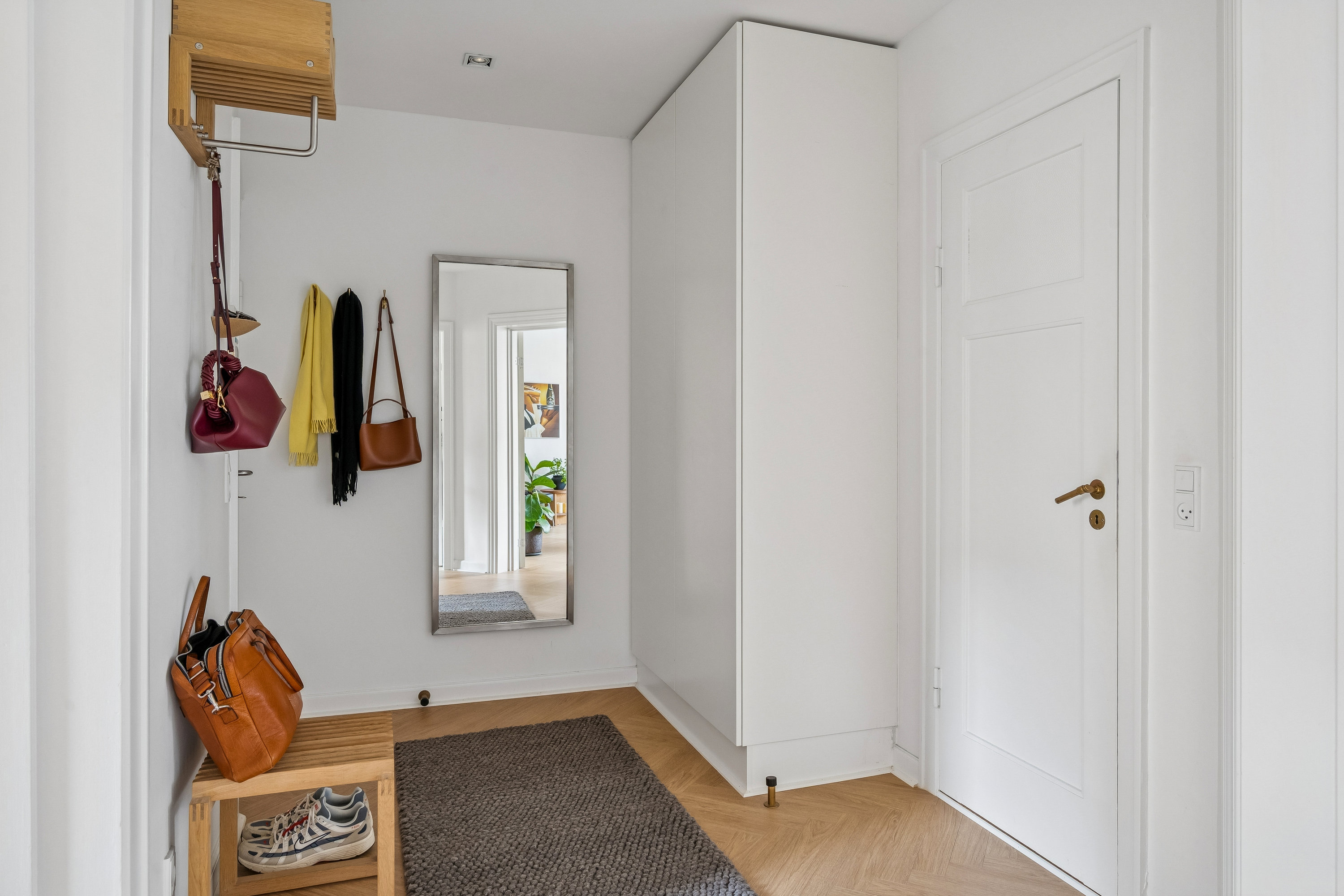 Fremhævet entré billede i fuldskærmstilstand. Billede af Søndre Ringgade 61, 2. th., 8000 Aarhus C