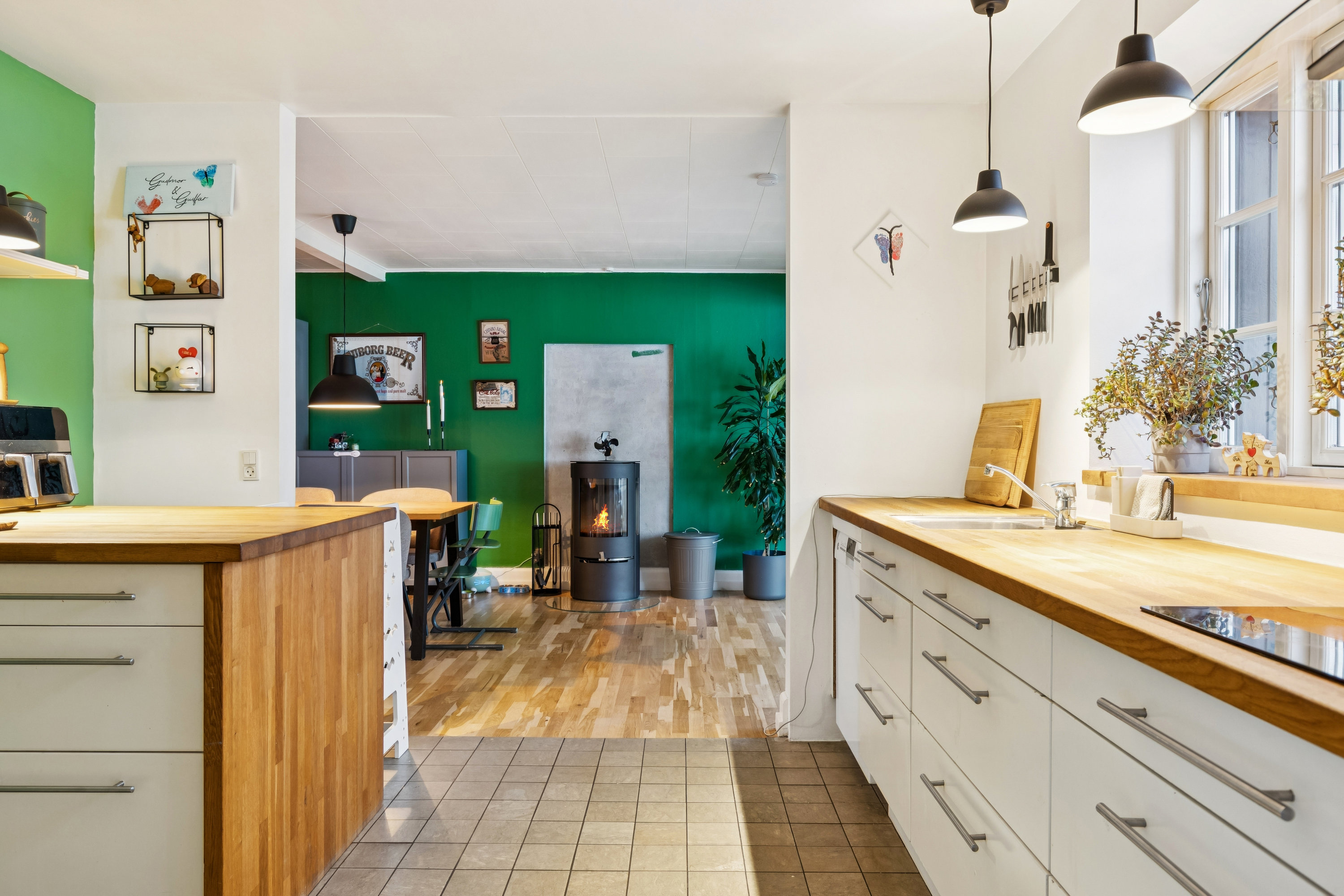 Fremhævet køkken billede i fuldskærmstilstand. Billede af Trønningevej 10, Kundby, 4520 Svinninge