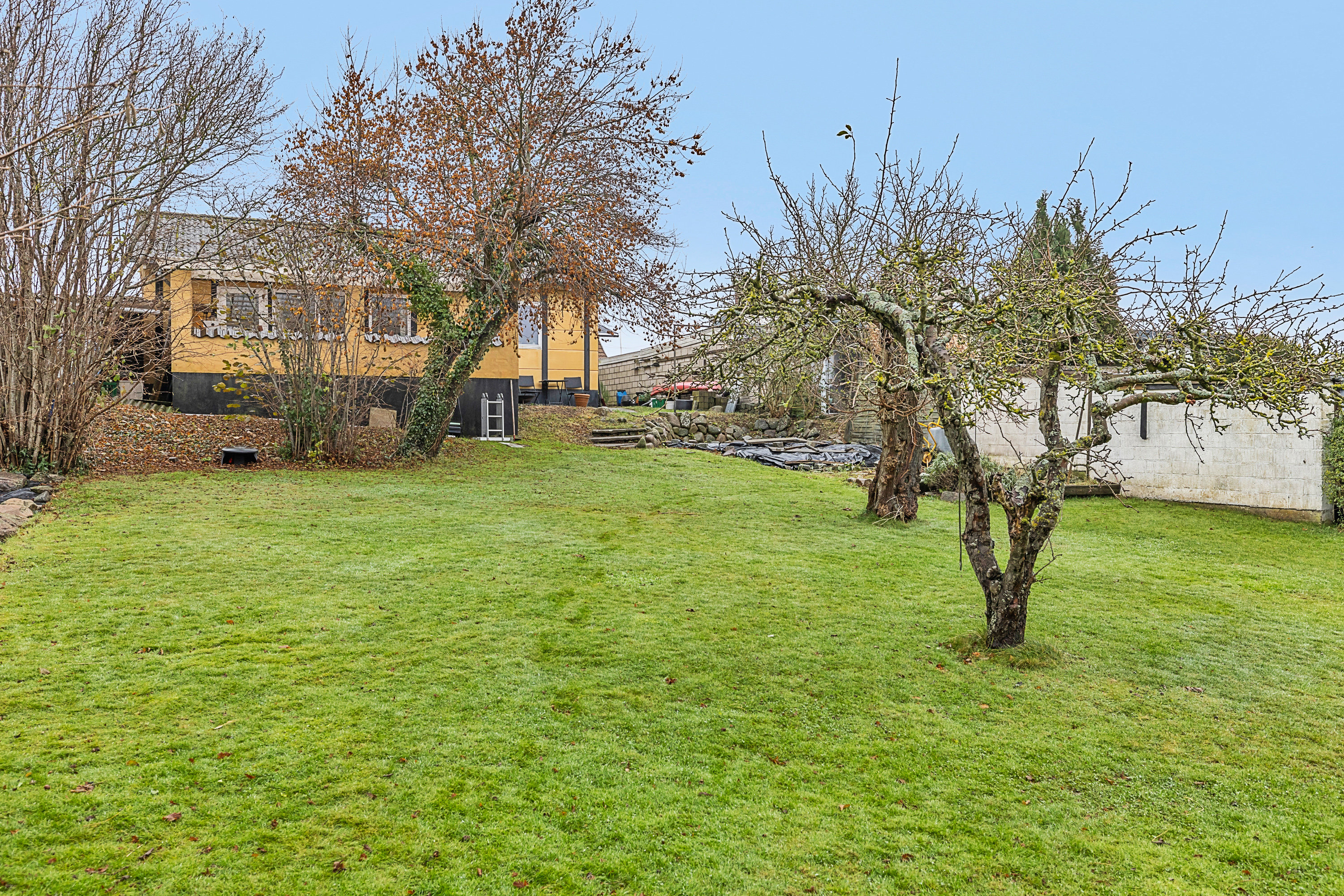 Miniaturebillede 1: gårdmiljø. Billede af Brevikvej 11, Faaborg, 5600 Faaborg