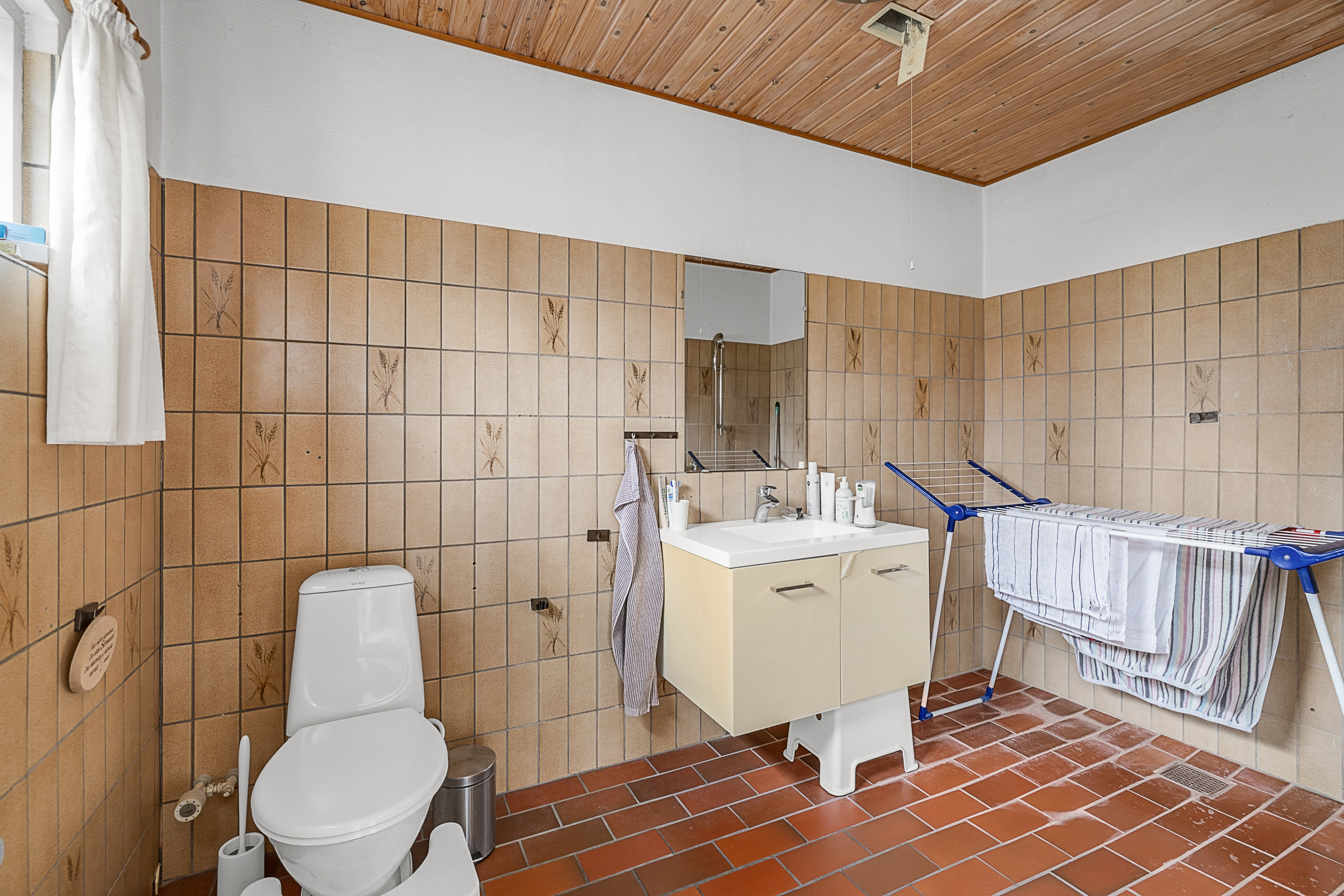 Fremhævet badeværelse billede i fuldskærmstilstand. Billede af Brevikvej 11, Faaborg, 5600 Faaborg