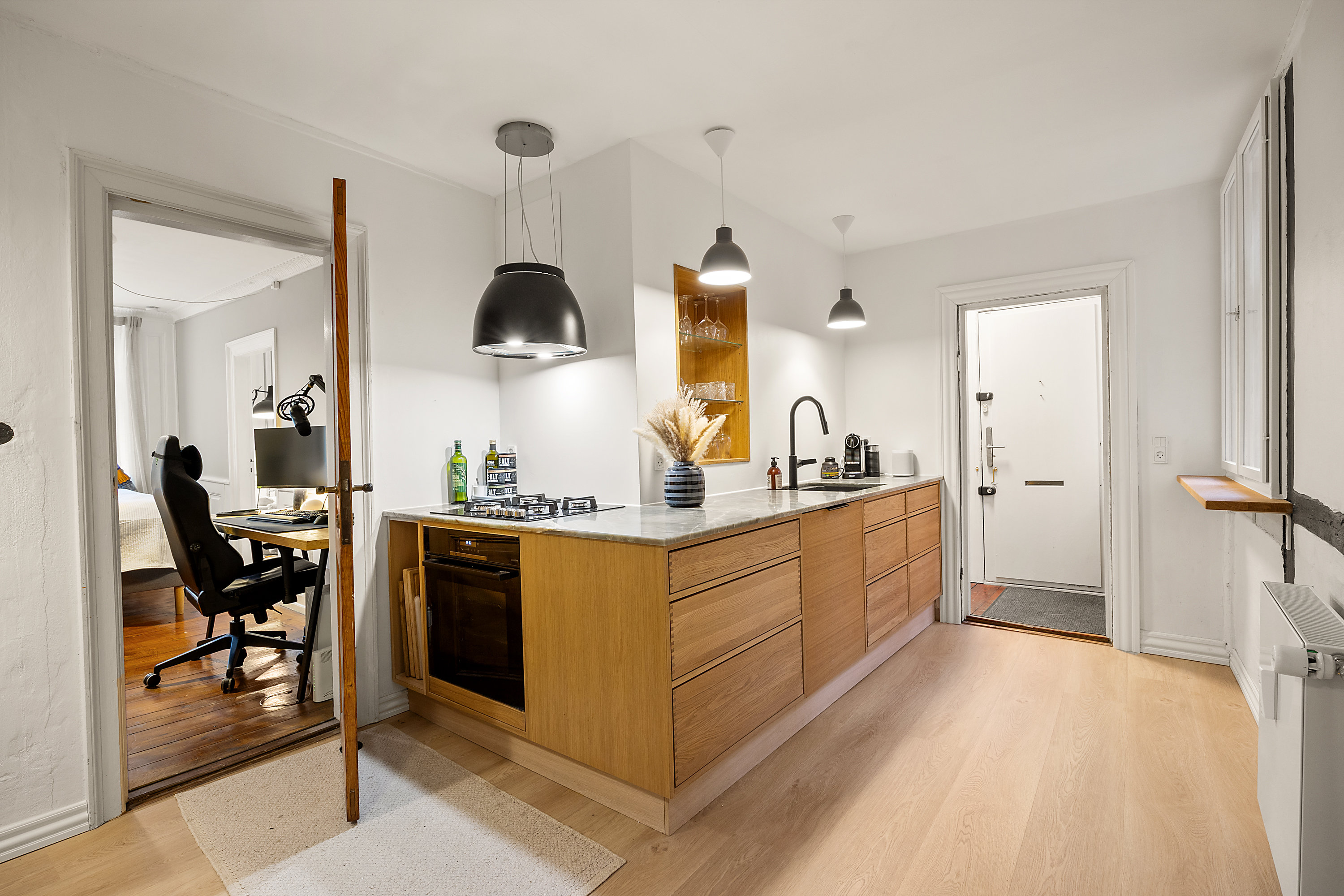 Fremhævet køkken billede i fuldskærmstilstand. Billede af Gammel Mønt 19, 1., 1117 København K