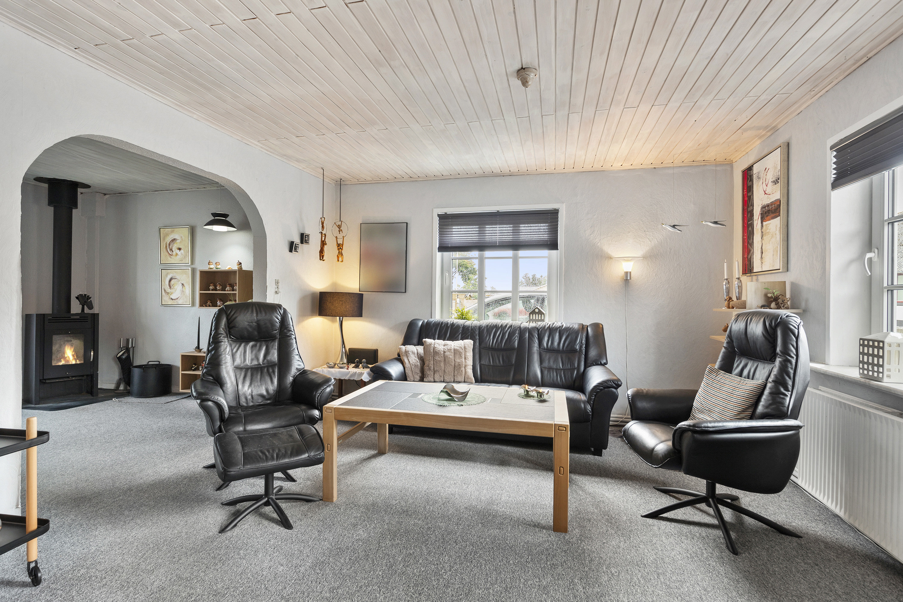 Fremhævet stue billede i fuldskærmstilstand. Billede af Oddevej 53, Klim, 9690 Fjerritslev