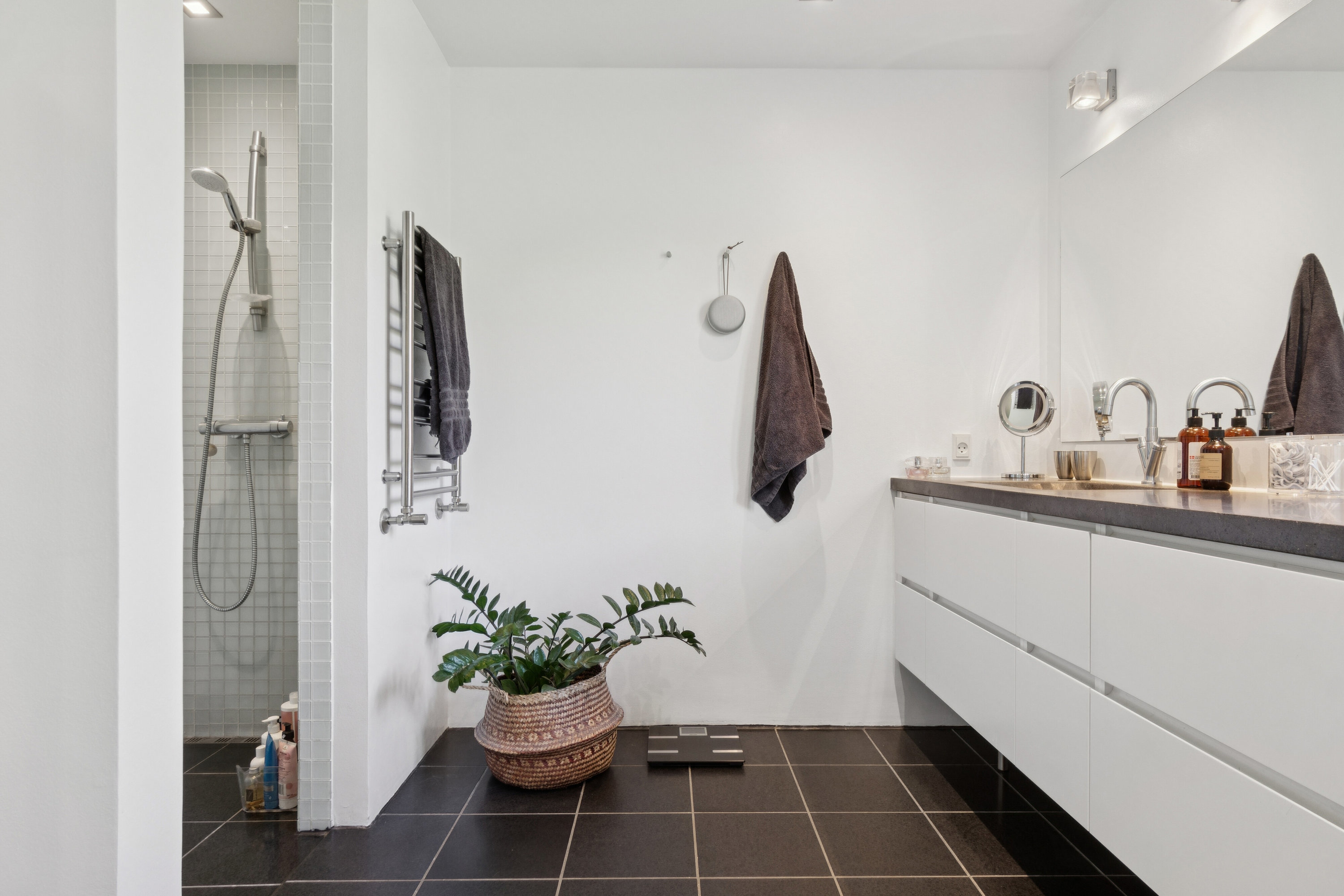 Fremhævet  billede i fuldskærmstilstand. Billede af Lyngby Rosenvænge 26, 2800 Kongens Lyngby