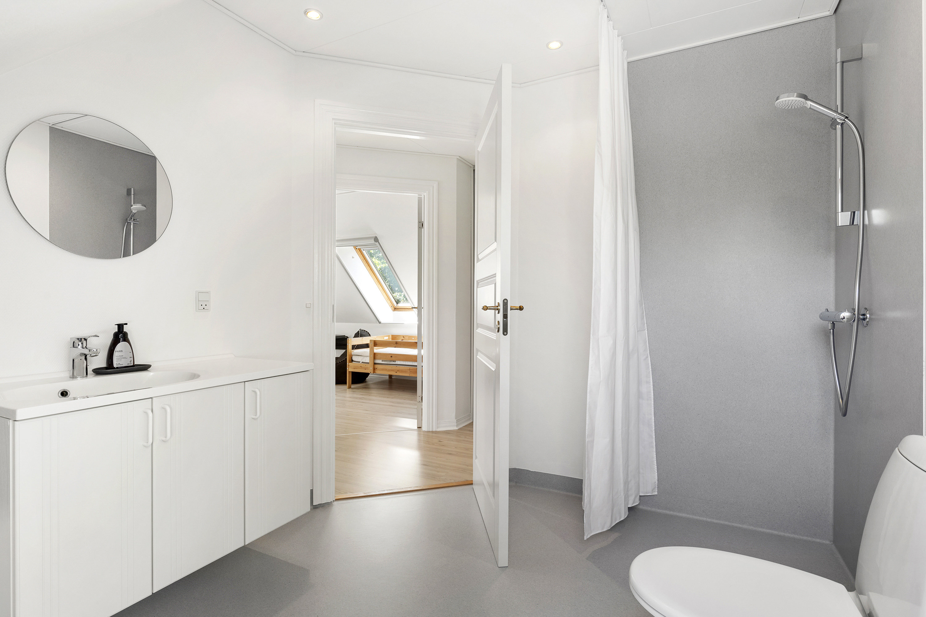 Fremhævet badeværelse billede i fuldskærmstilstand. Billede af Vangvejen 8, Trekroner, 9690 Fjerritslev