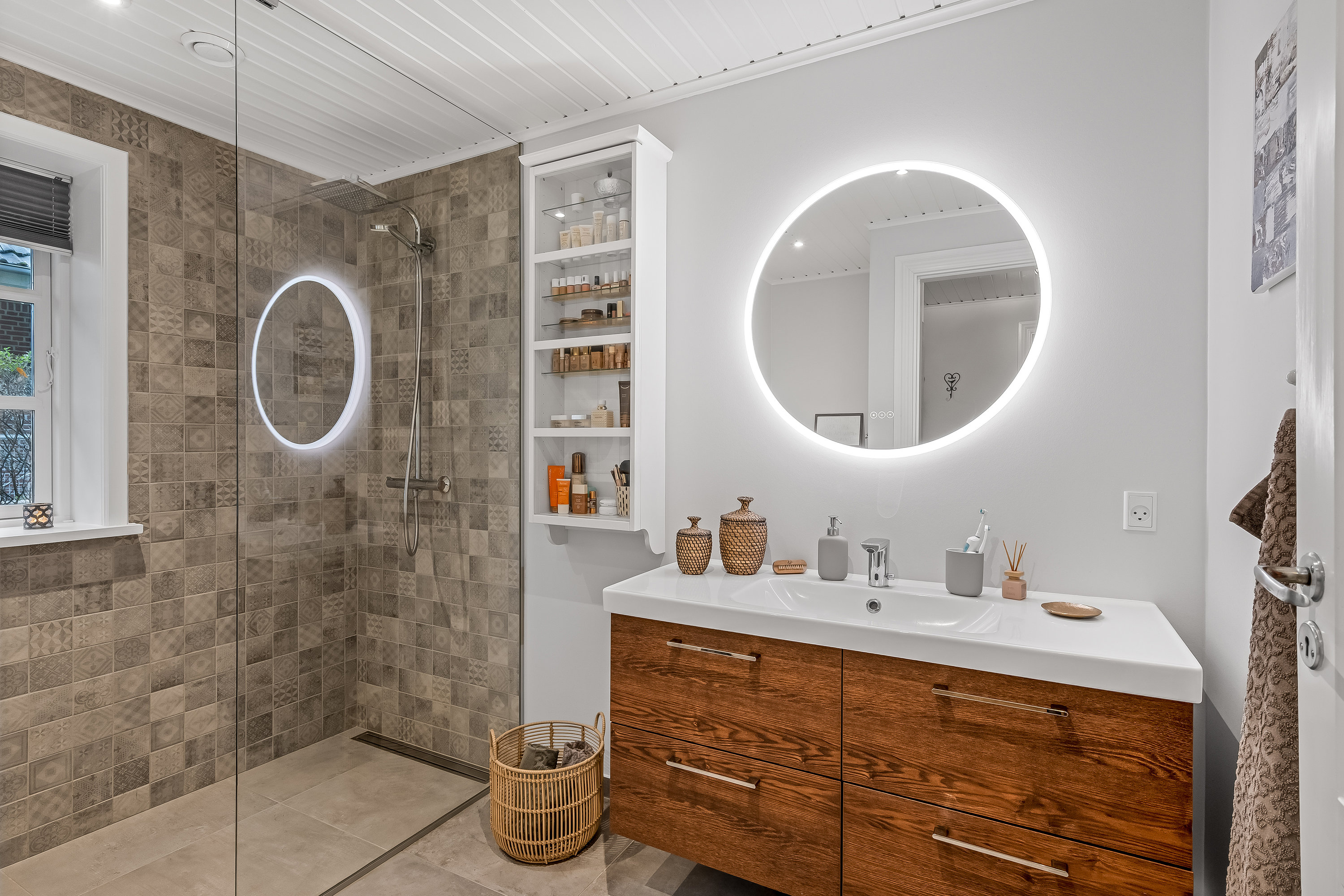 Fremhævet badeværelse billede i fuldskærmstilstand. Billede af Benediktevej 11B, 6270 Tønder