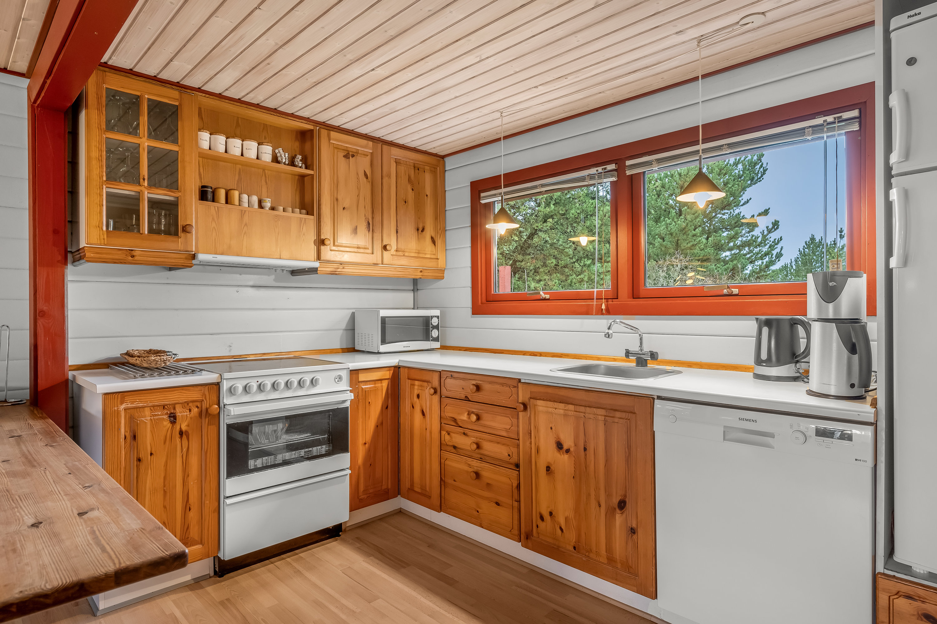 Fremhævet køkken billede i fuldskærmstilstand. Billede af Ringvejen 77, Bolilmark, 6792 Rømø