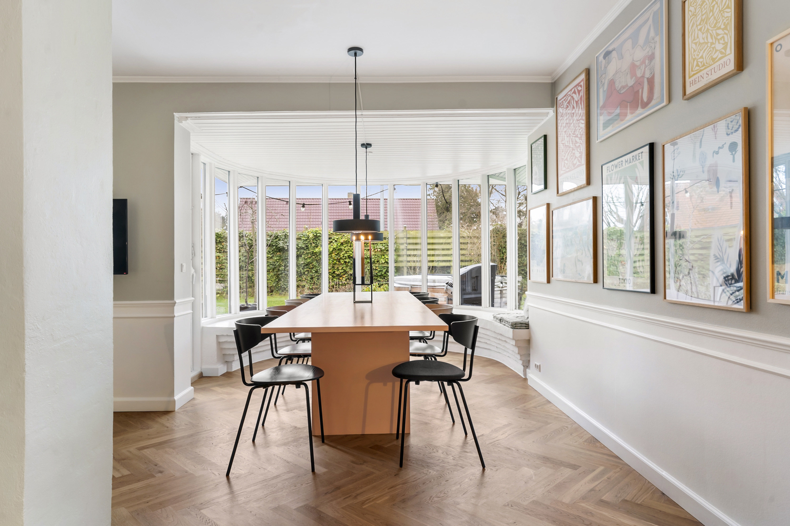 Fremhævet spisestue billede i fuldskærmstilstand. Billede af Rønnebækengen 1, 2660 Brøndby Strand