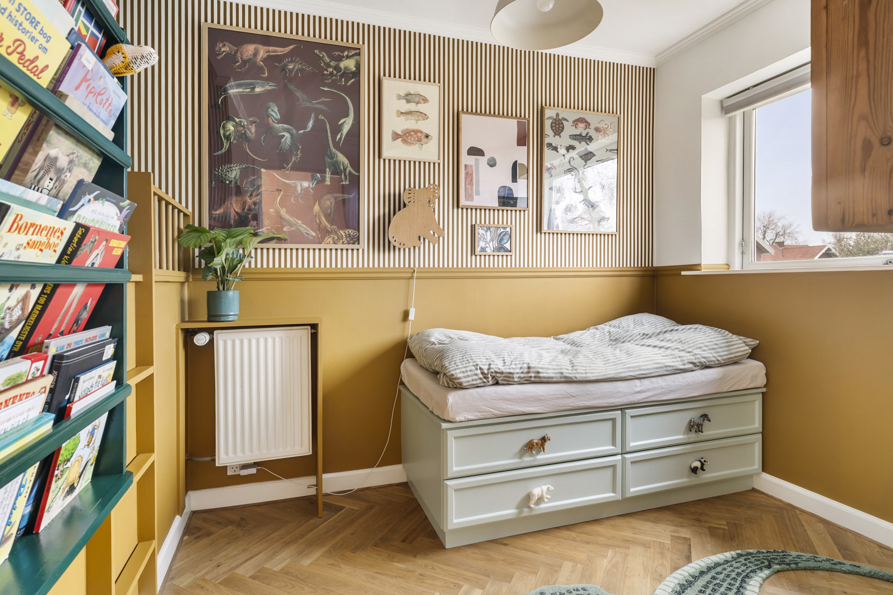 Fremhævet soveværelse billede i fuldskærmstilstand. Billede af Rønnebækengen 1, 2660 Brøndby Strand