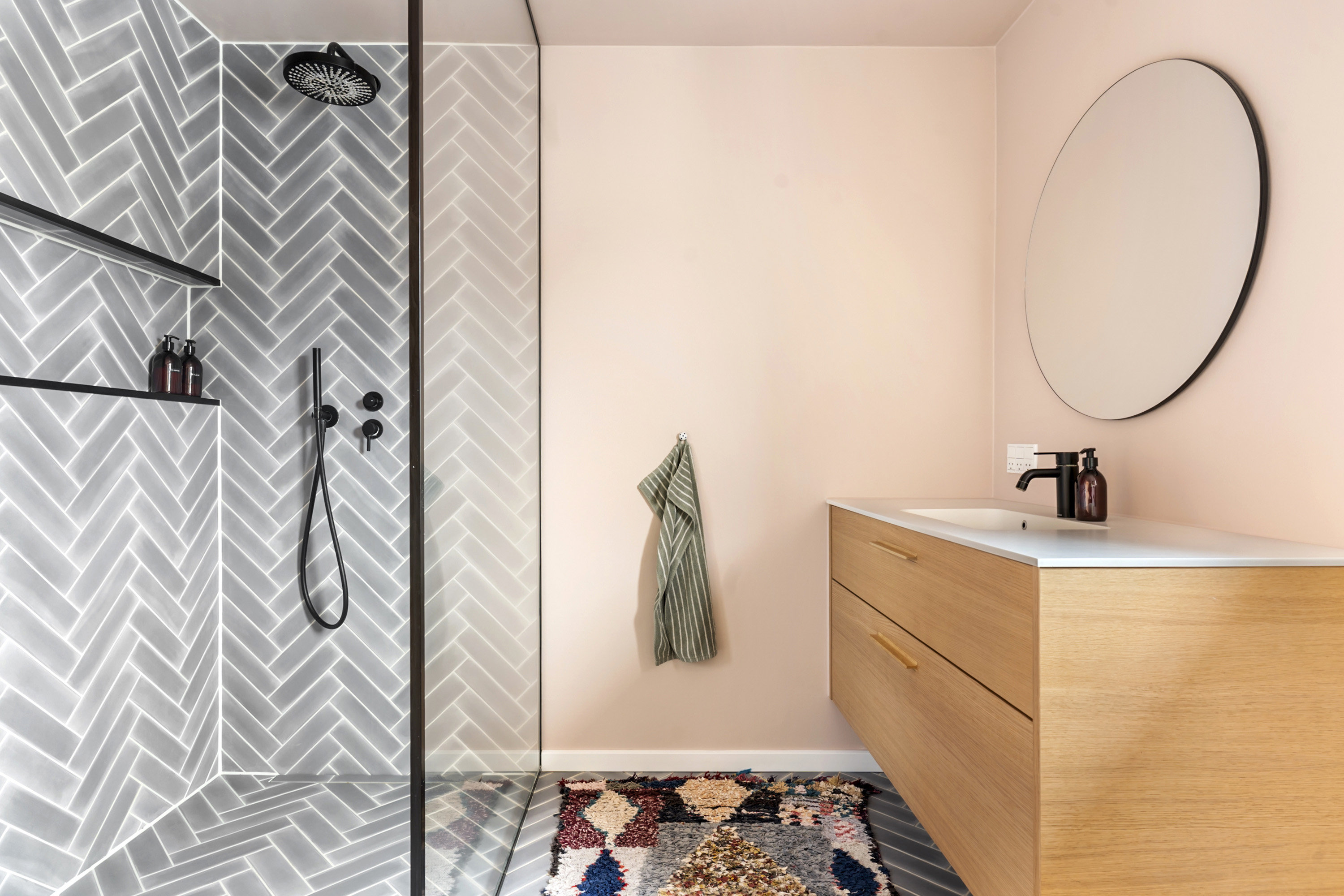 Fremhævet badeværelse billede i fuldskærmstilstand. Billede af Rønnebækengen 1, 2660 Brøndby Strand