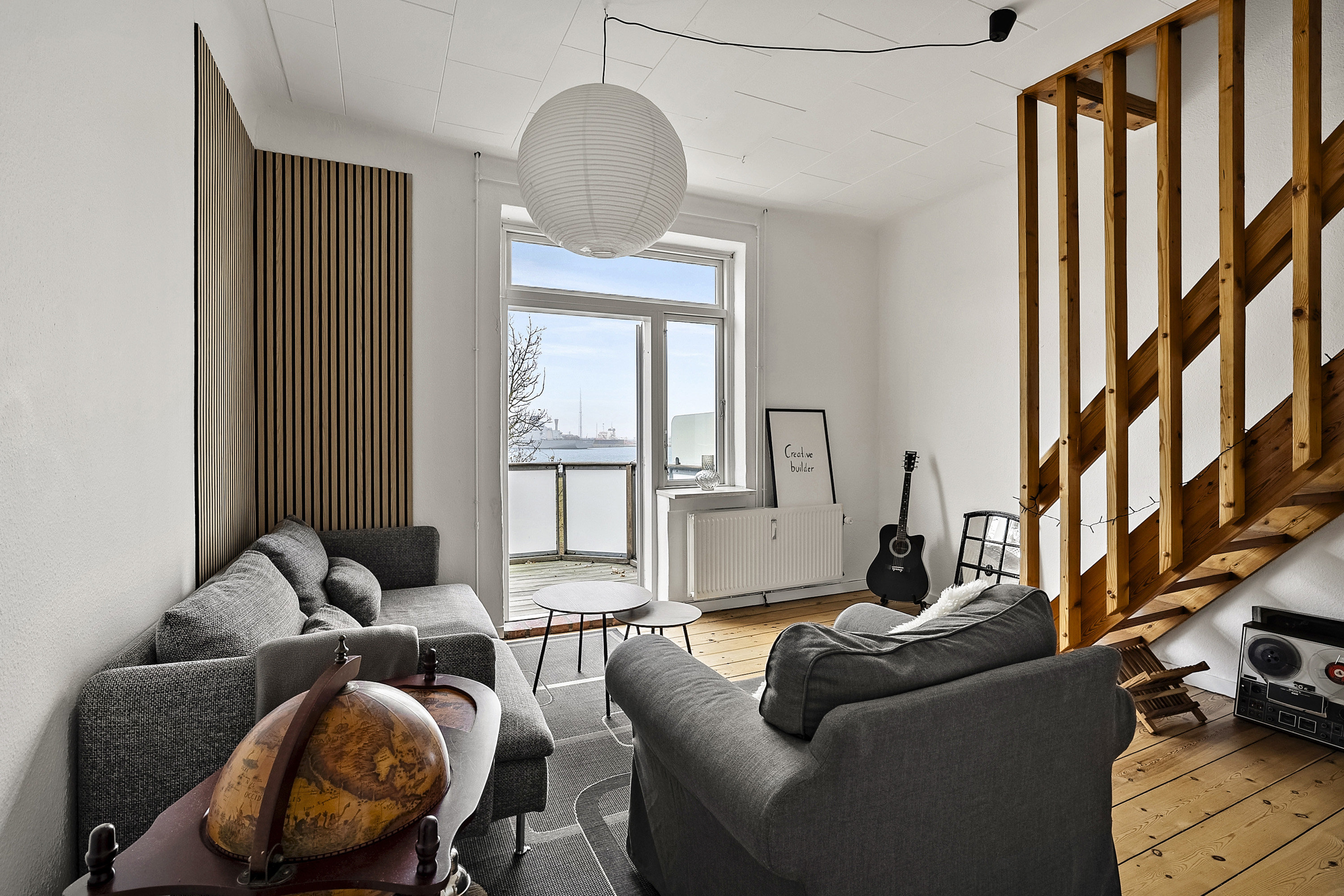 Fremhævet 1. sal stue billede i fuldskærmstilstand. Billede af Strandvej 32, 4220 Korsør