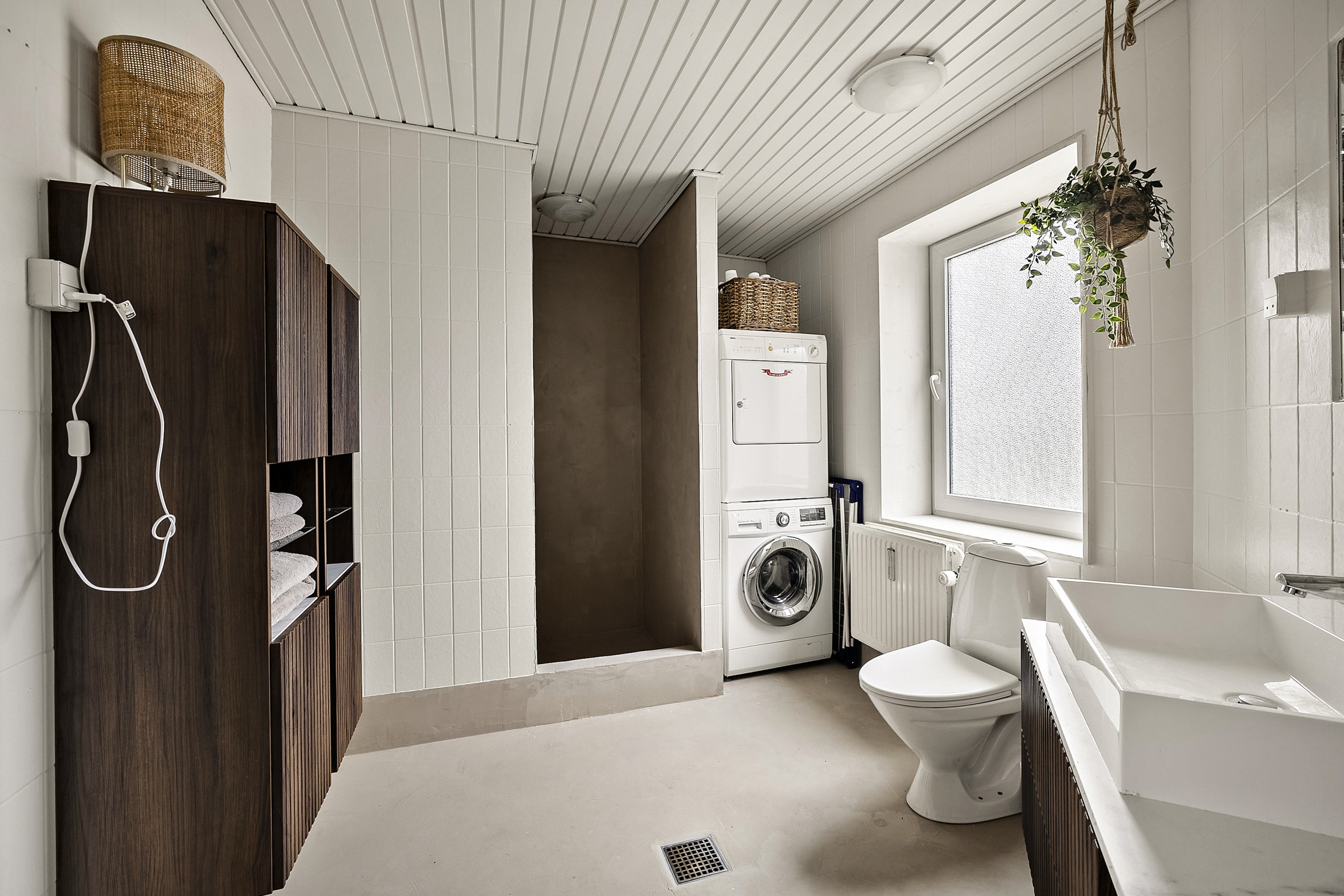 Fremhævet 1. sal badeværelse billede i fuldskærmstilstand. Billede af Strandvej 32, 4220 Korsør