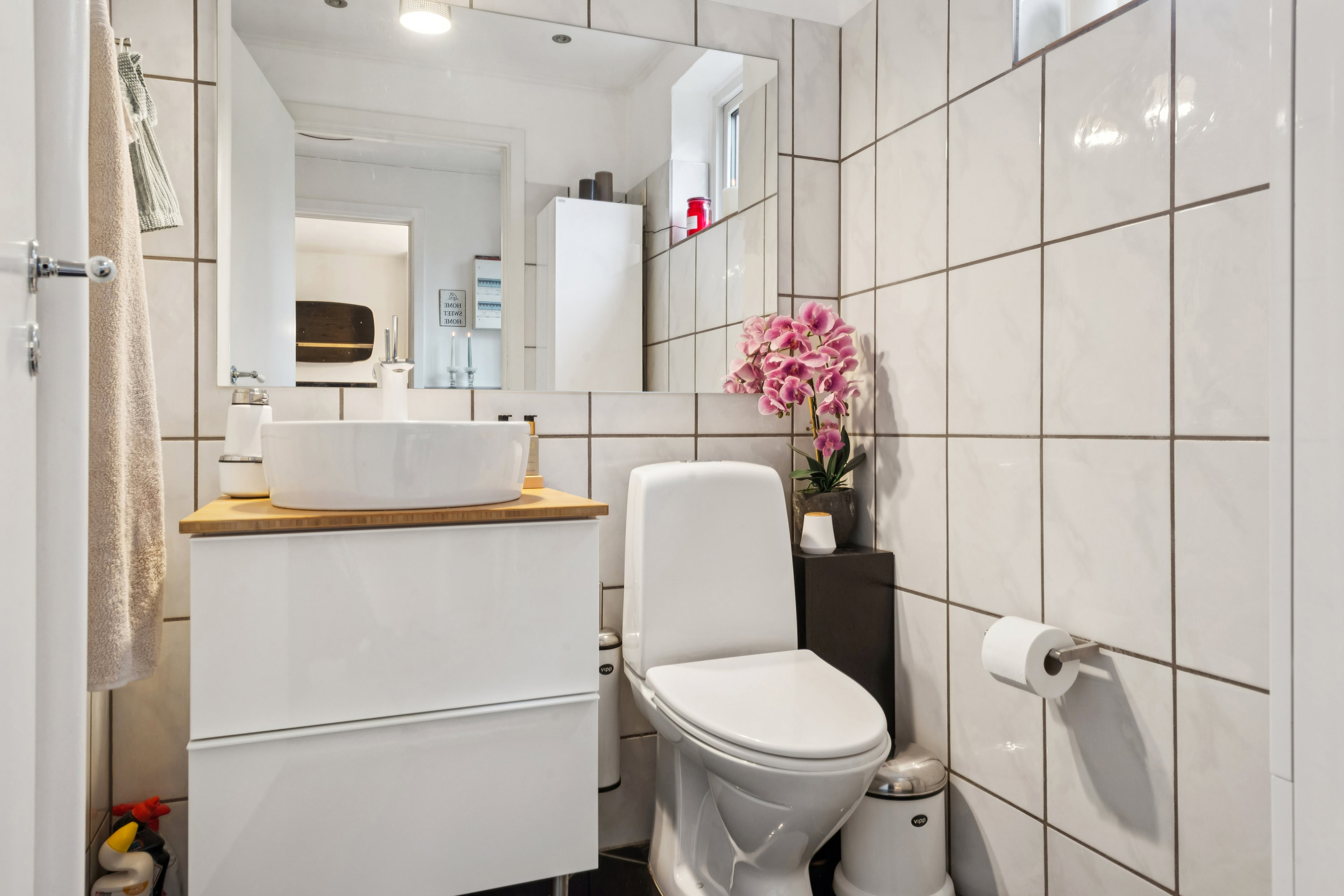 Fremhævet badeværelse billede i fuldskærmstilstand. Billede af Ålekistevej 232D, 2720 Vanløse