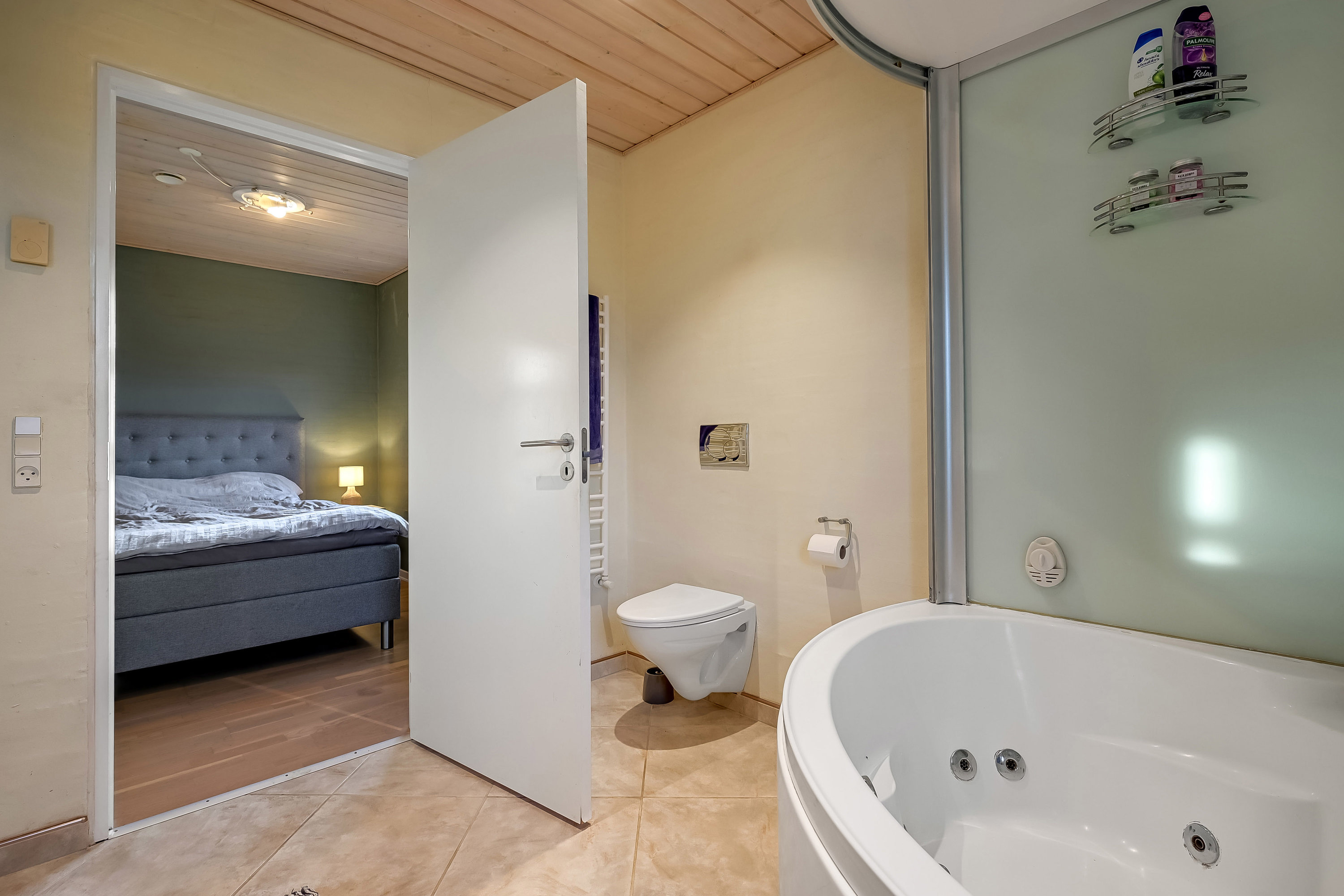 Fremhævet badeværelse billede i fuldskærmstilstand. Billede af Strandbjerggårdparken 3, 7600 Struer