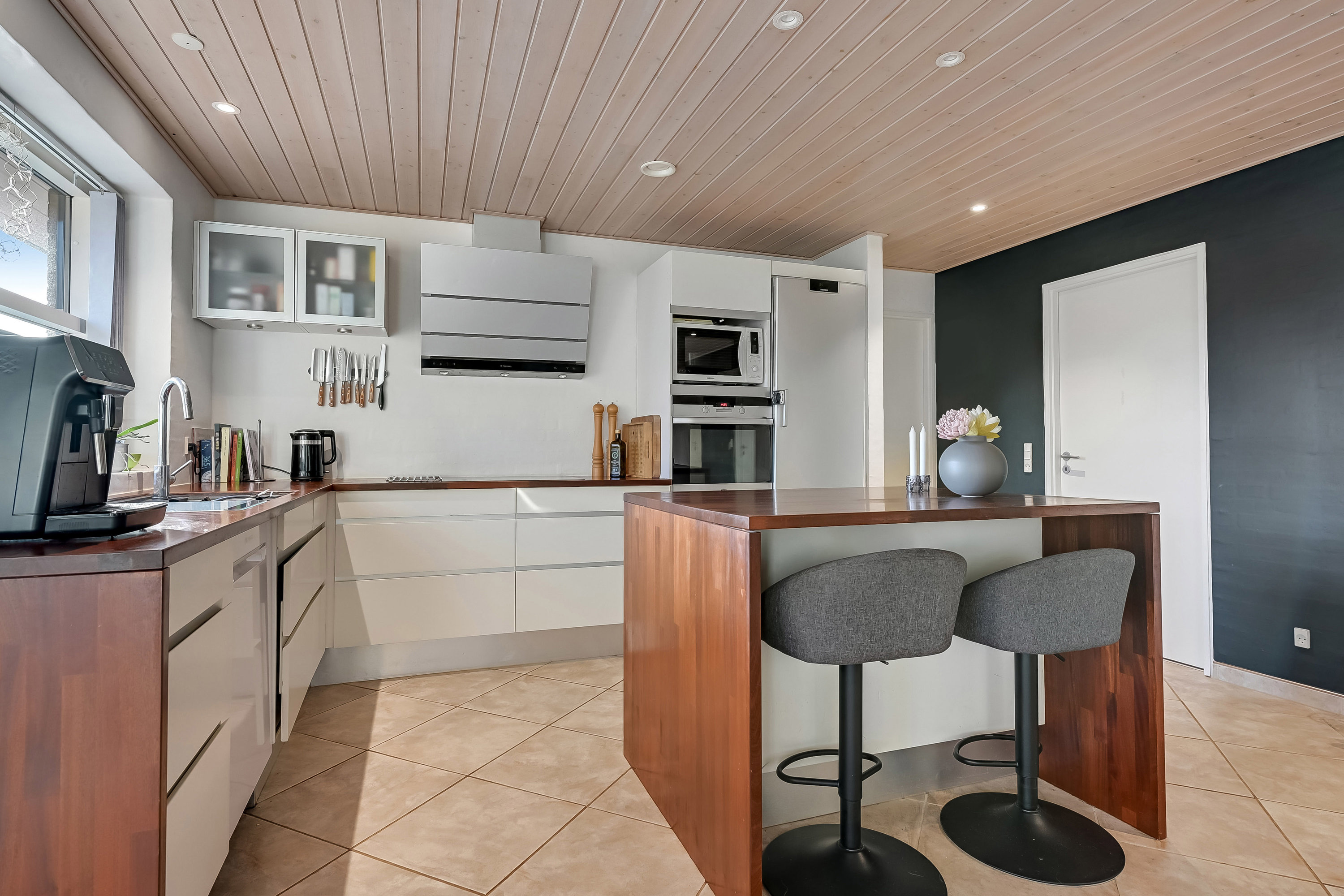 Fremhævet køkken billede i fuldskærmstilstand. Billede af Strandbjerggårdparken 3, 7600 Struer