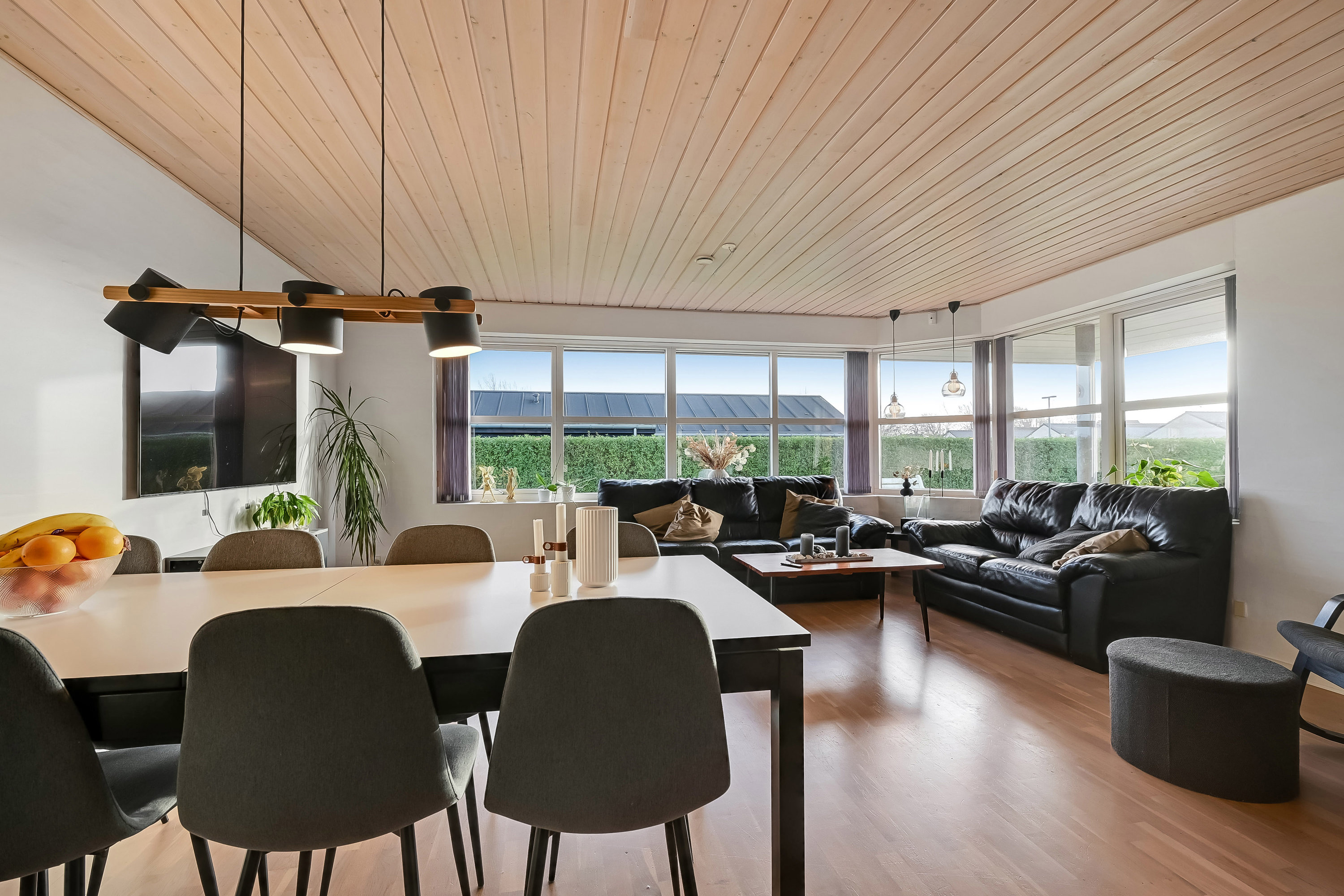 Fremhævet stue billede i fuldskærmstilstand. Billede af Strandbjerggårdparken 3, 7600 Struer