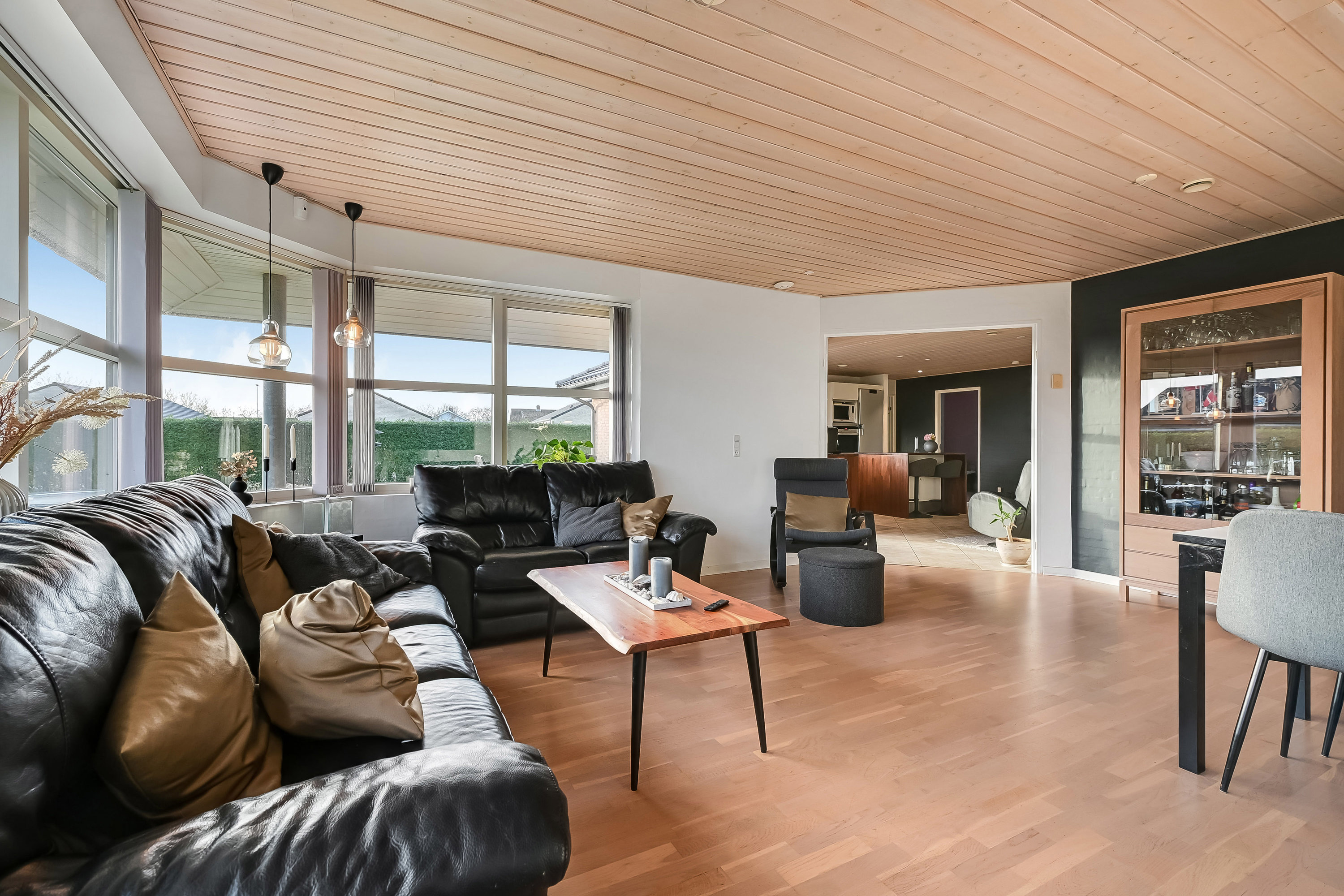 Fremhævet stue billede i fuldskærmstilstand. Billede af Strandbjerggårdparken 3, 7600 Struer