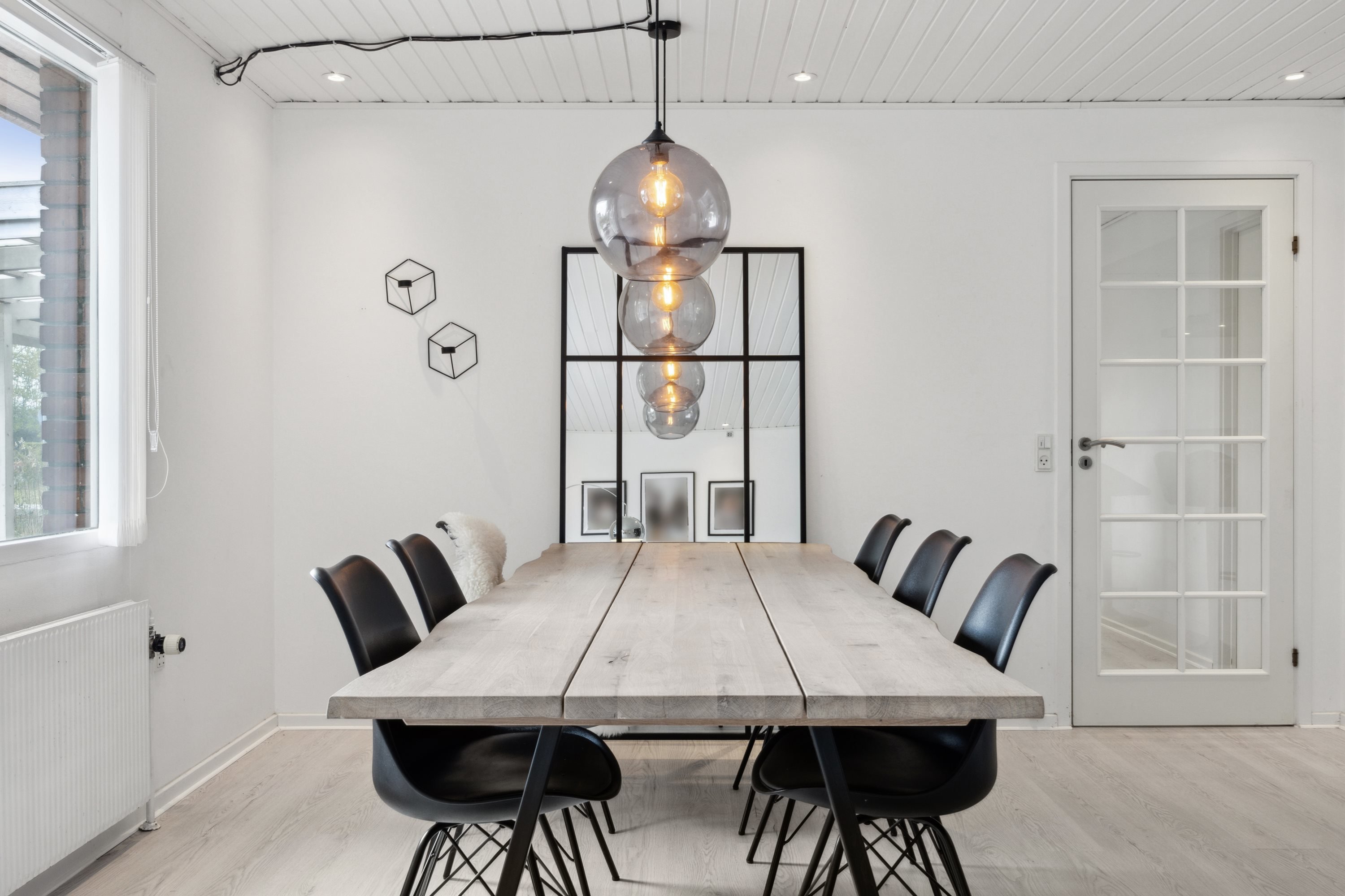 Fremhævet stue billede i fuldskærmstilstand. Billede af Krogager 3, 2670 Greve