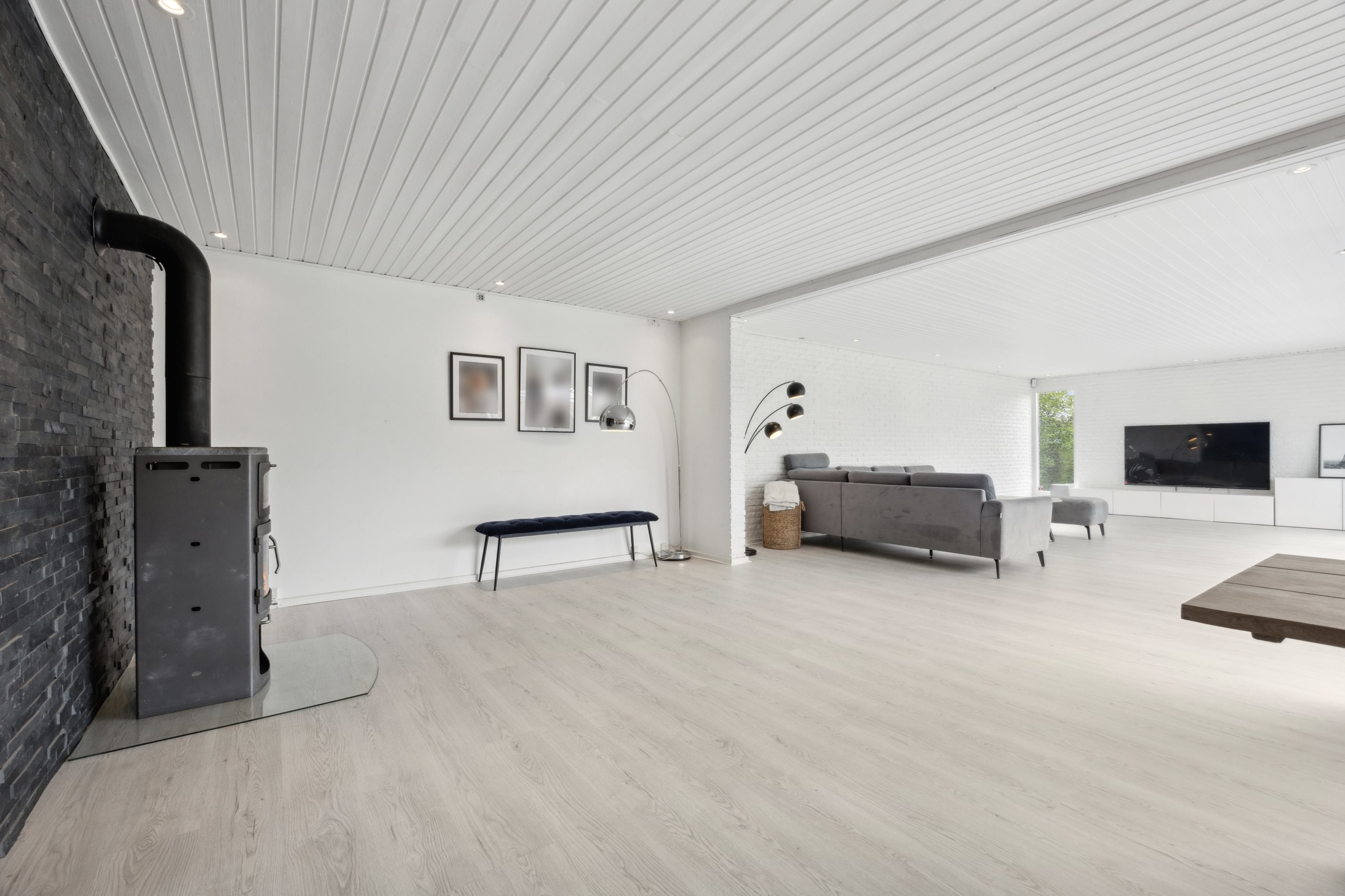 Fremhævet stue billede i fuldskærmstilstand. Billede af Krogager 3, 2670 Greve