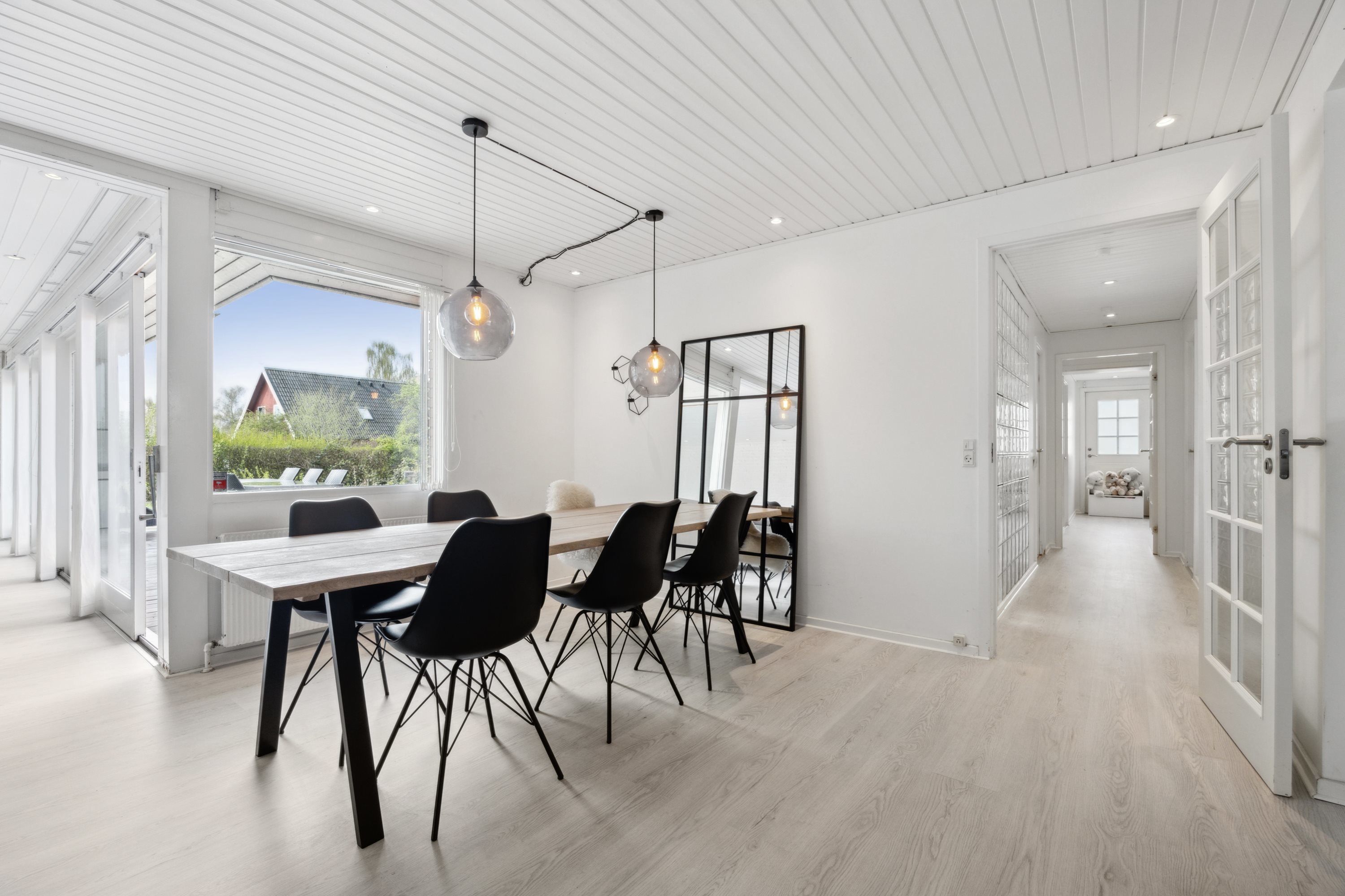 Fremhævet stue billede i fuldskærmstilstand. Billede af Krogager 3, 2670 Greve