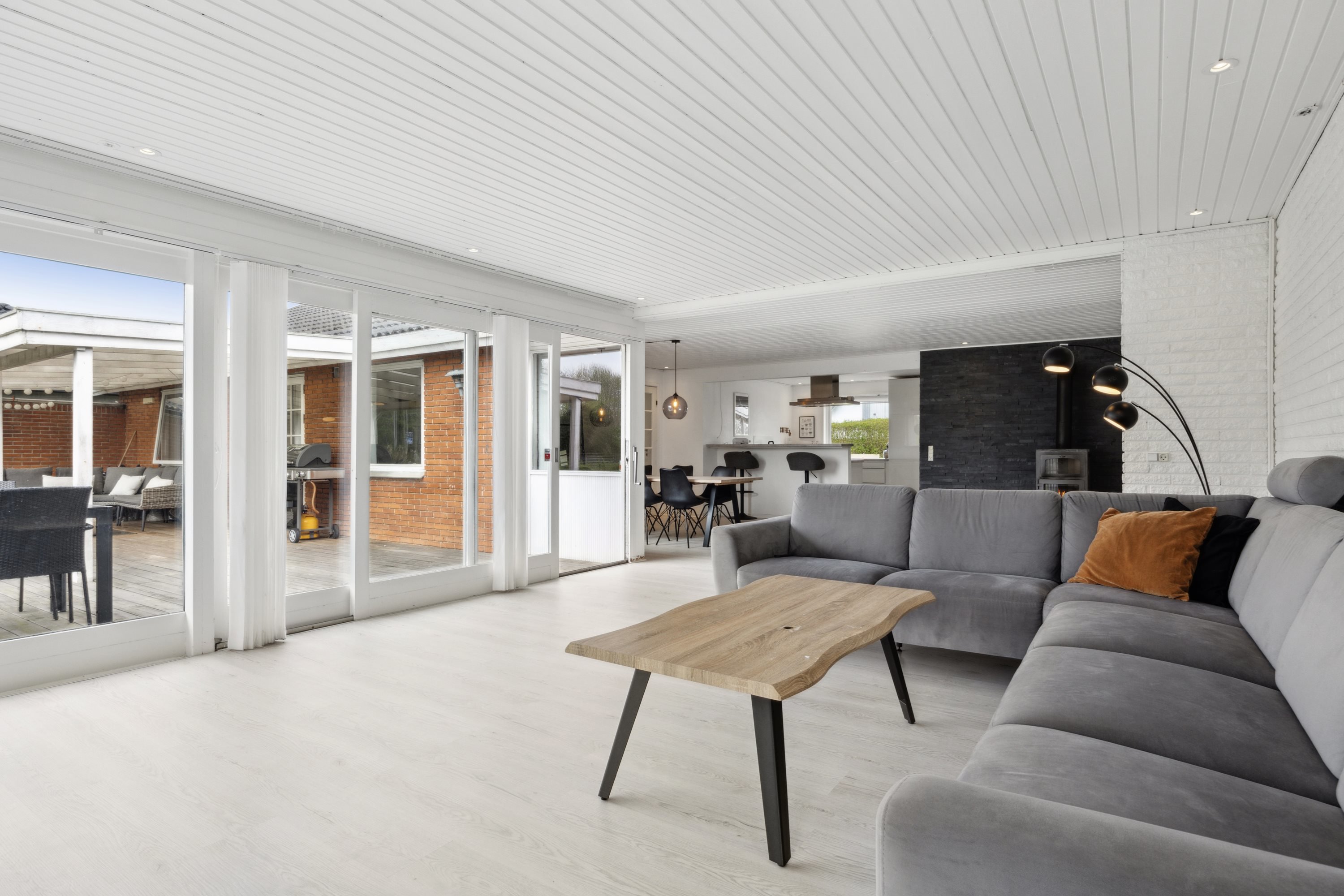 Fremhævet stue billede i fuldskærmstilstand. Billede af Krogager 3, 2670 Greve