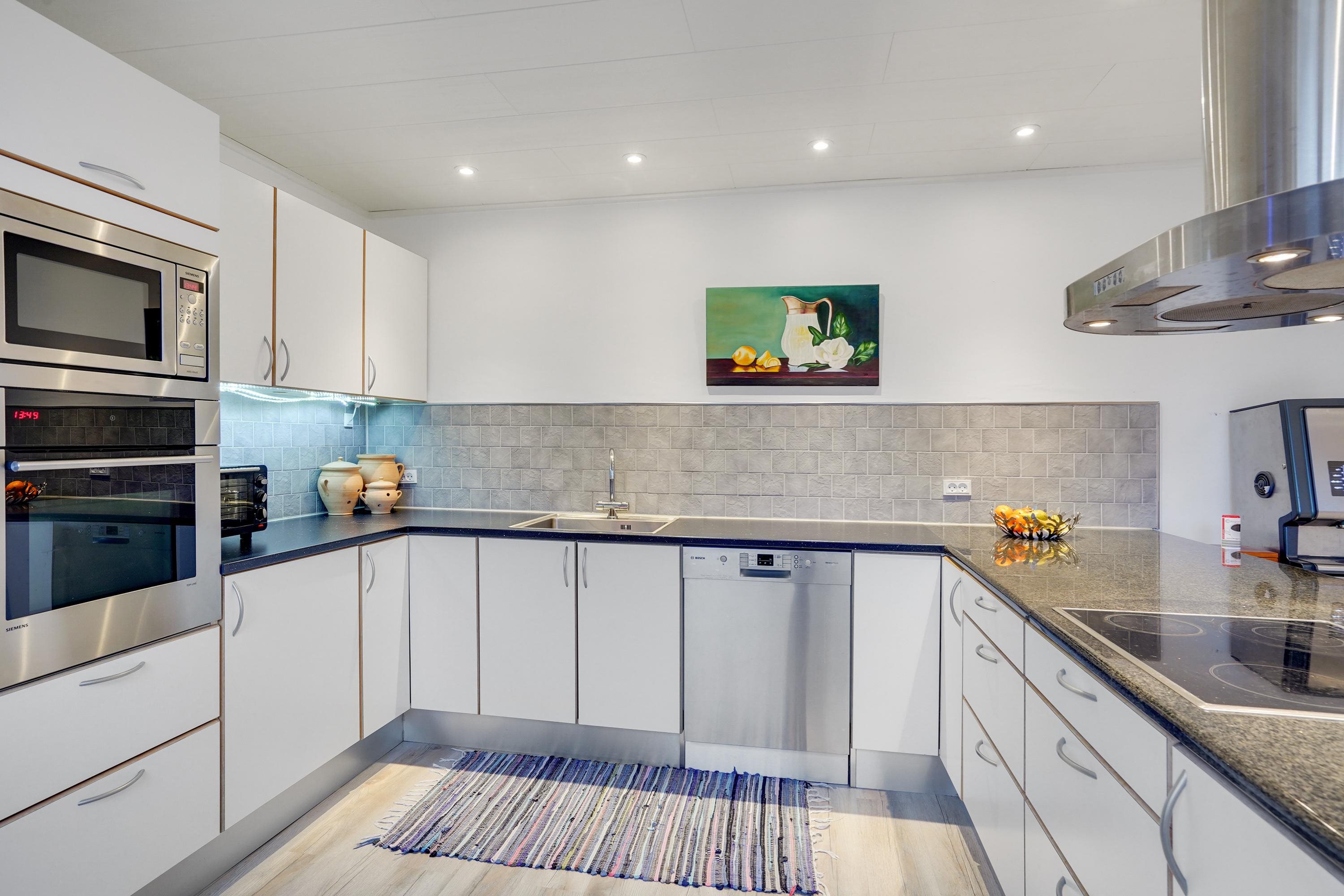 Miniaturebillede 1: køkken. Billede af Rosenvængets Alle 21, 9700 Brønderslev