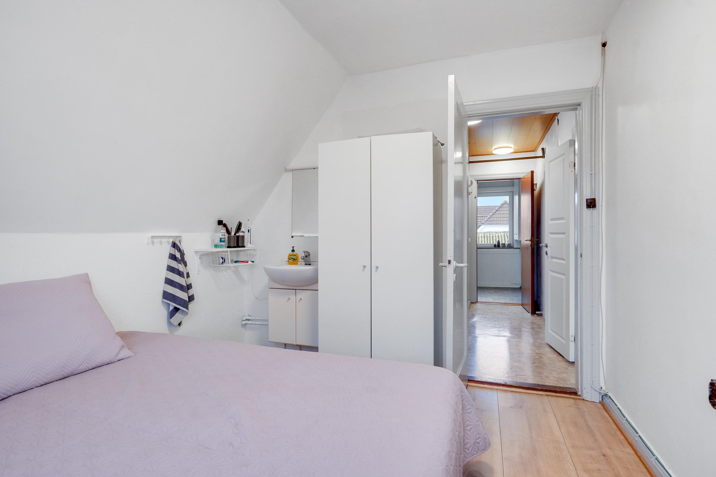 Fremhævet værelse billede i fuldskærmstilstand. Billede af Rosenvængets Alle 21, 9700 Brønderslev