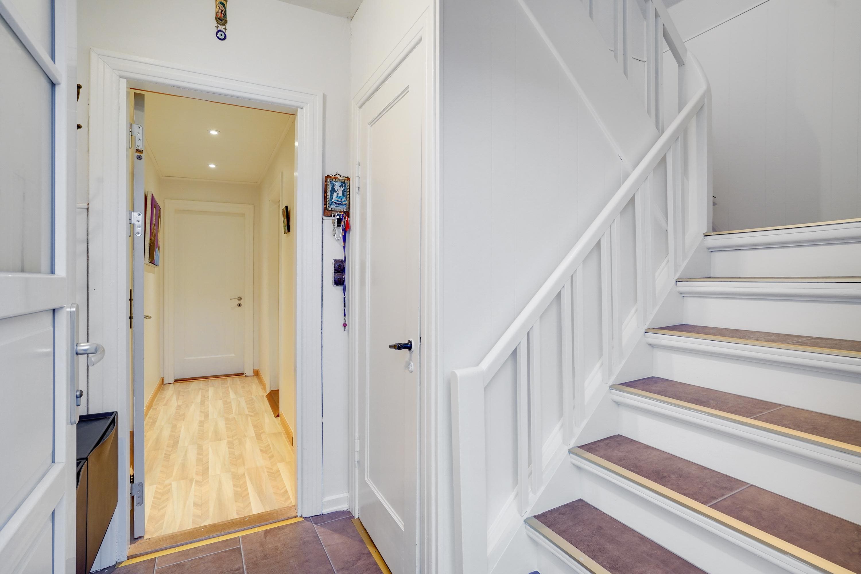 Fremhævet gang billede i fuldskærmstilstand. Billede af Rosenvængets Alle 21, 9700 Brønderslev