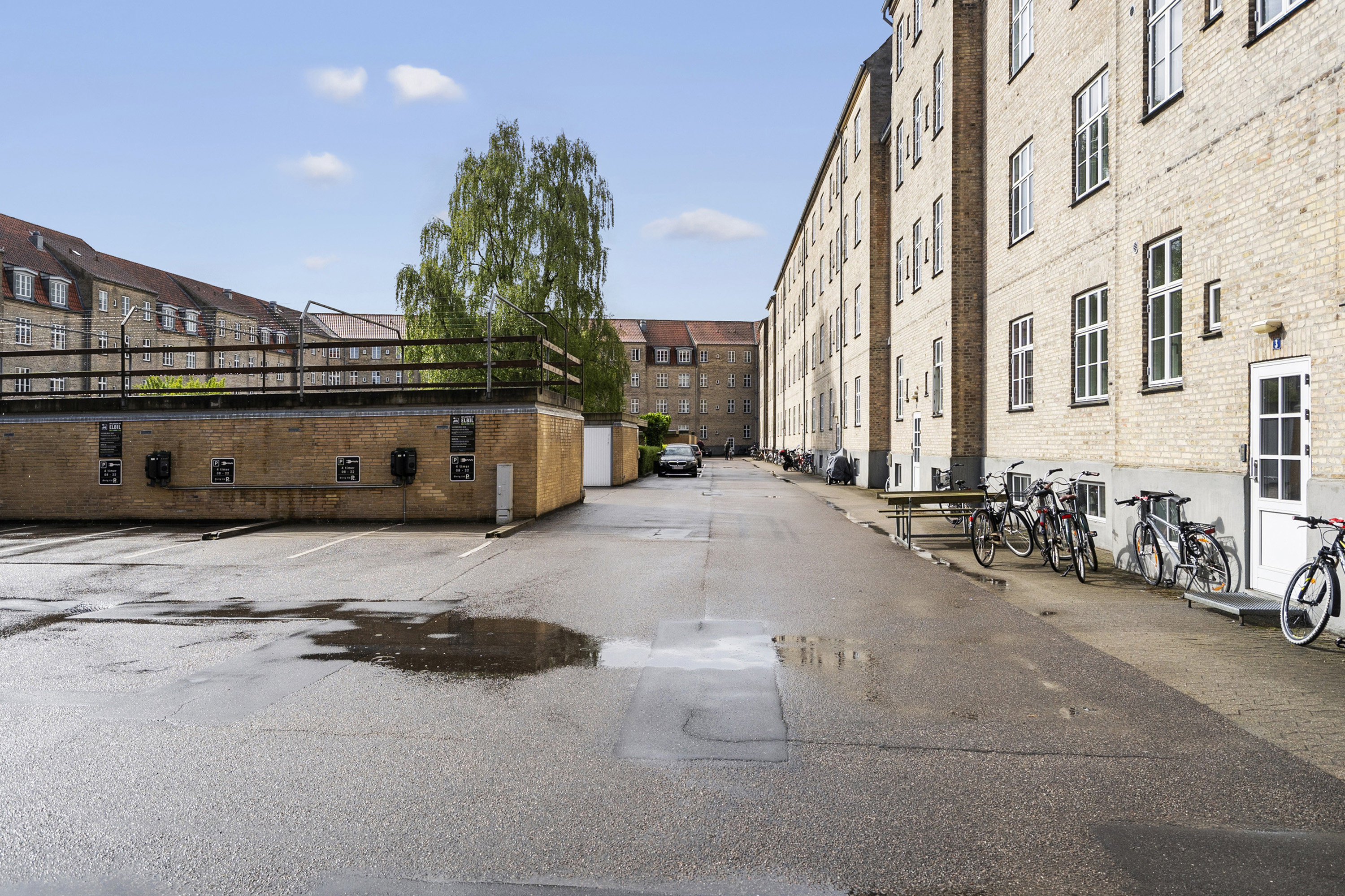 Fremhævet baggård billede i fuldskærmstilstand. Billede af Islandsgade 3, st.. th., 9000 Aalborg