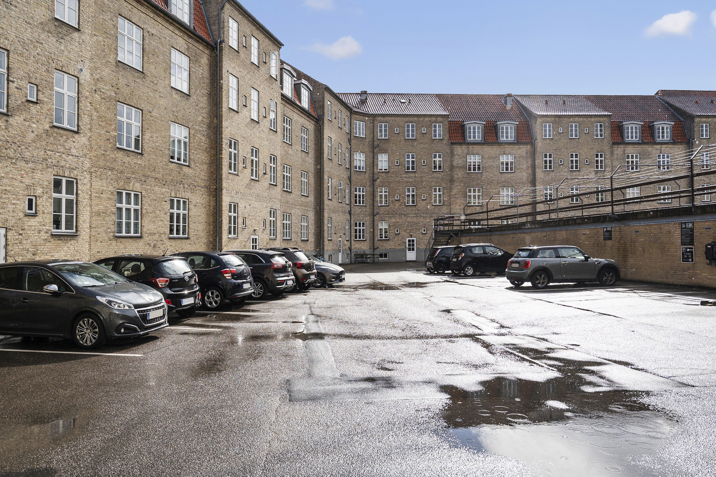 Fremhævet baggård billede i fuldskærmstilstand. Billede af Islandsgade 3, st.. th., 9000 Aalborg