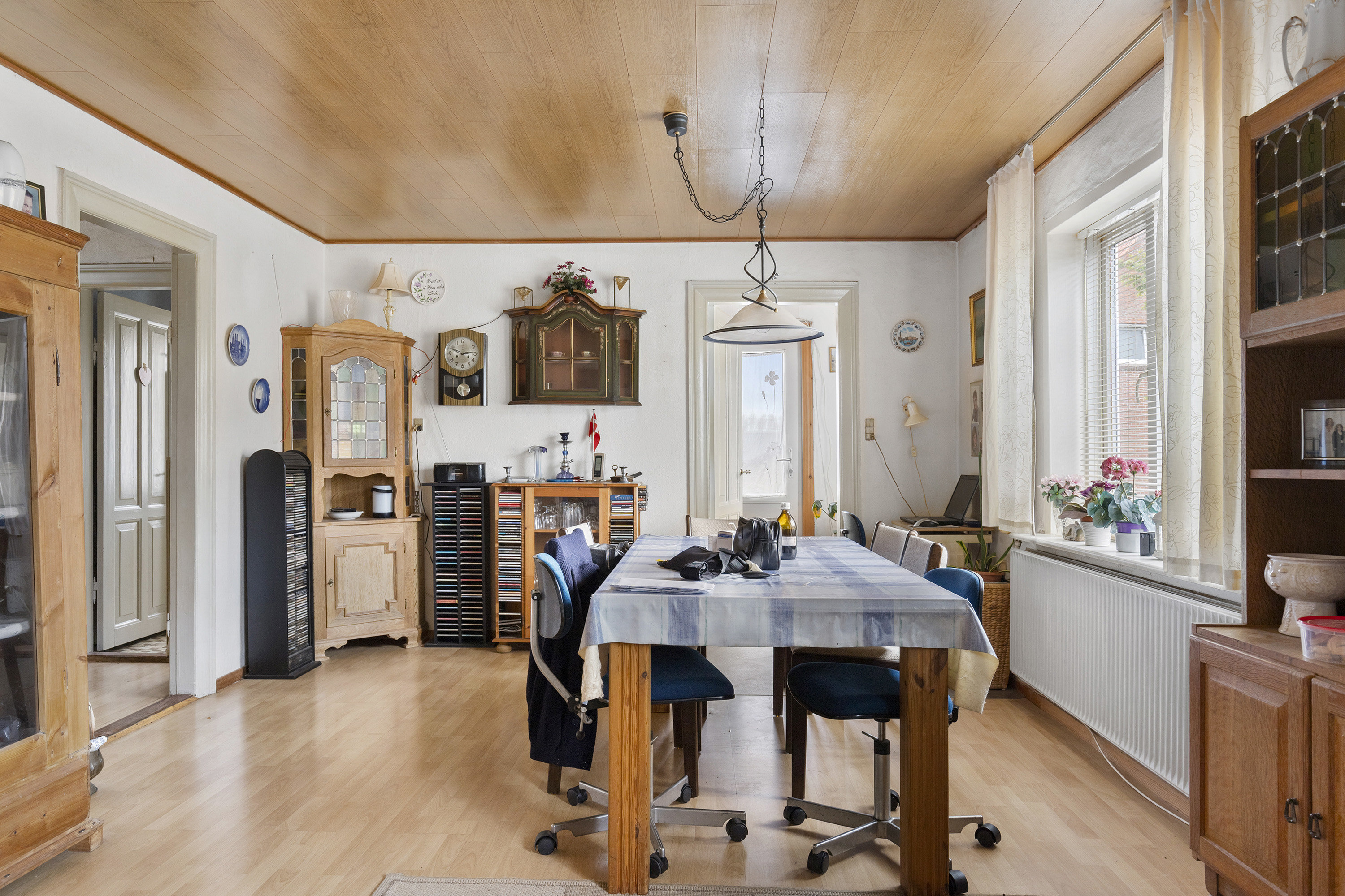 Fremhævet stue billede i fuldskærmstilstand. Billede af Oddevej 44, Klim, 9690 Fjerritslev