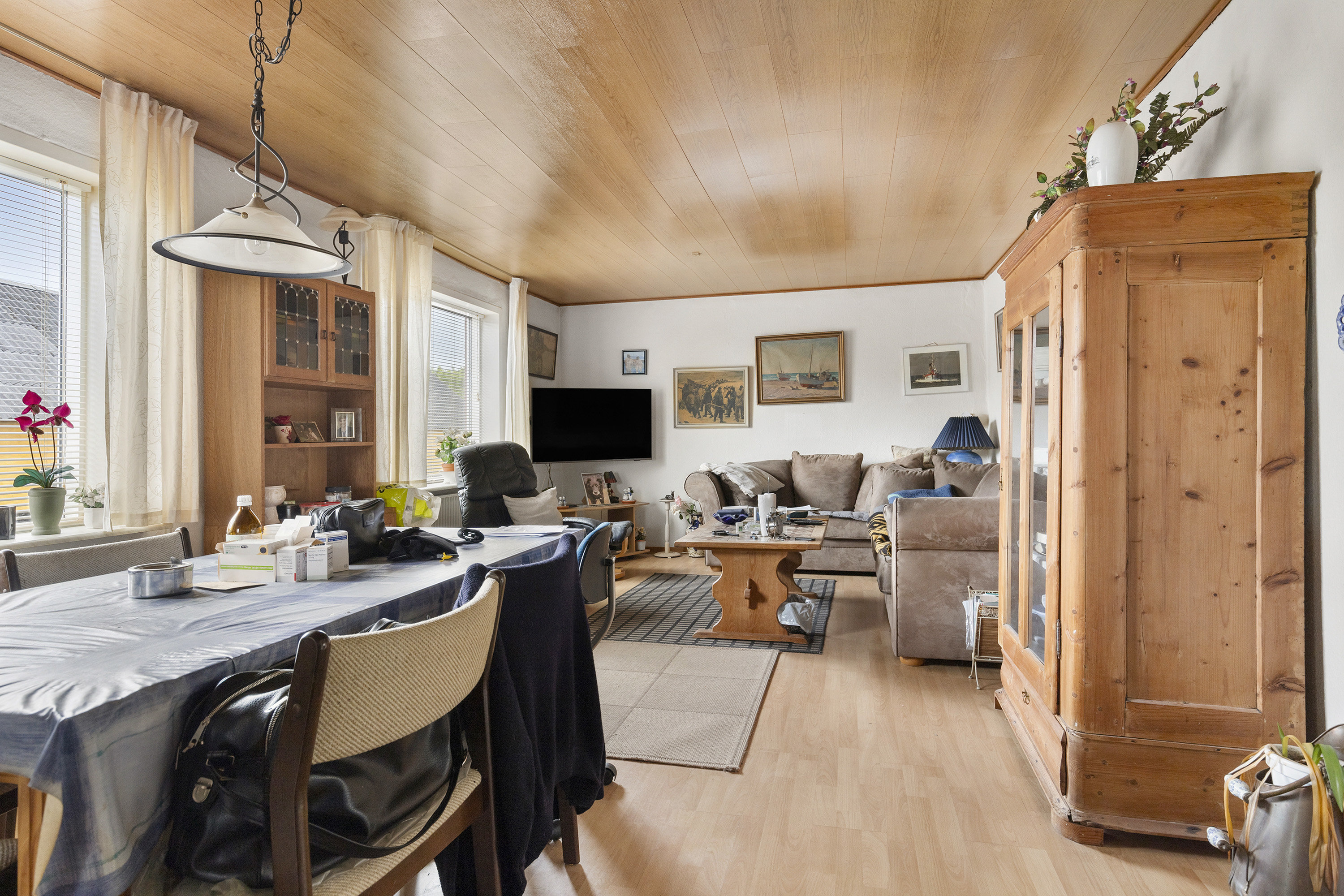 Fremhævet stue billede i fuldskærmstilstand. Billede af Oddevej 44, Klim, 9690 Fjerritslev