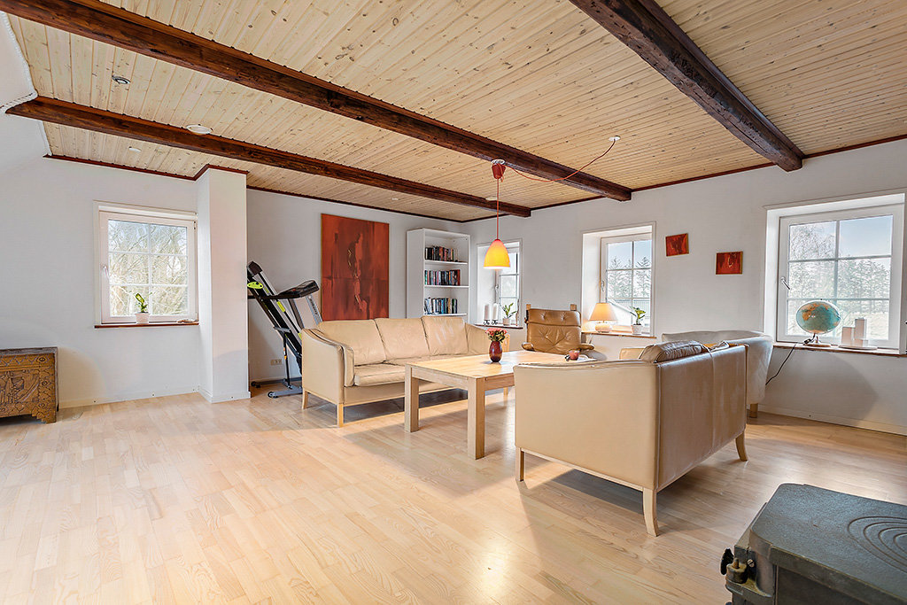 Fremhævet stue billede i fuldskærmstilstand. Billede af Skagen Landevej 221, Bjergby, 9800 Hjørring