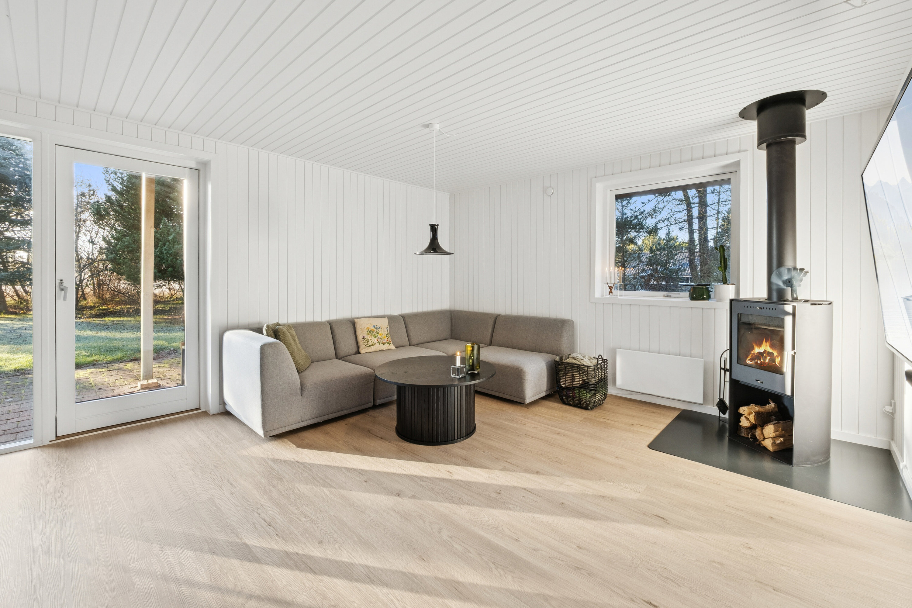 Fremhævet stue billede i fuldskærmstilstand. Billede af Sulevej 14, Helligsø, 7760 Hurup Thy