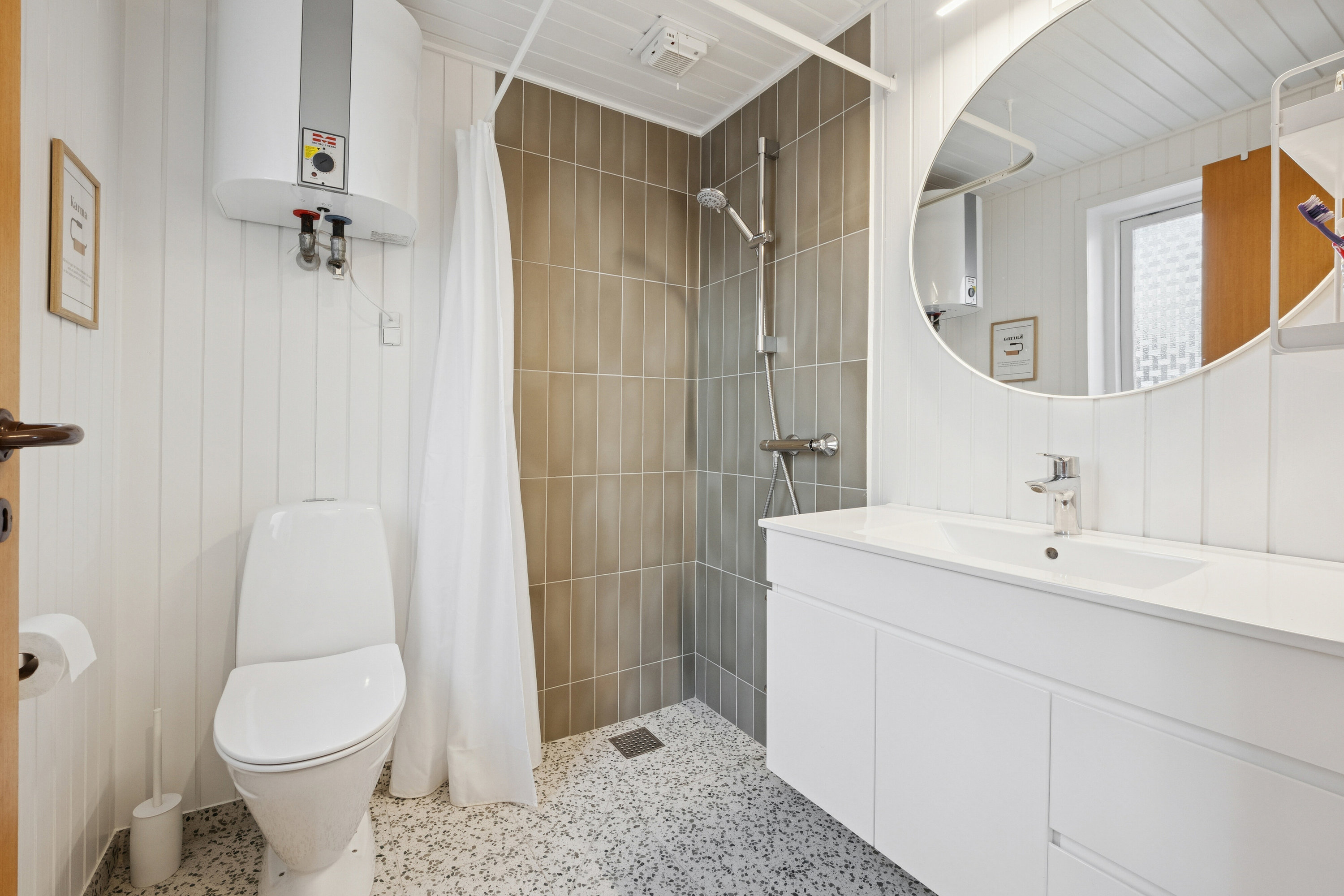 Fremhævet badeværelse billede i fuldskærmstilstand. Billede af Sulevej 14, Helligsø, 7760 Hurup Thy