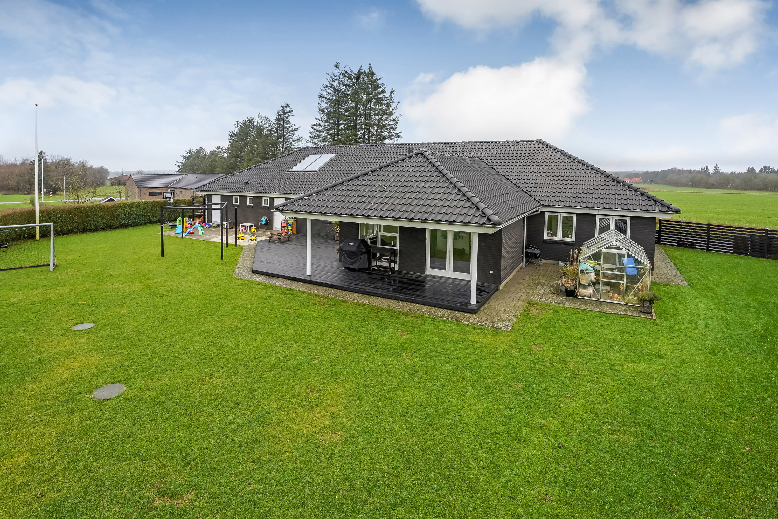 Fremhævet ejendommen billede i fuldskærmstilstand. Billede af Tribinivej 17, 6623 Vorbasse