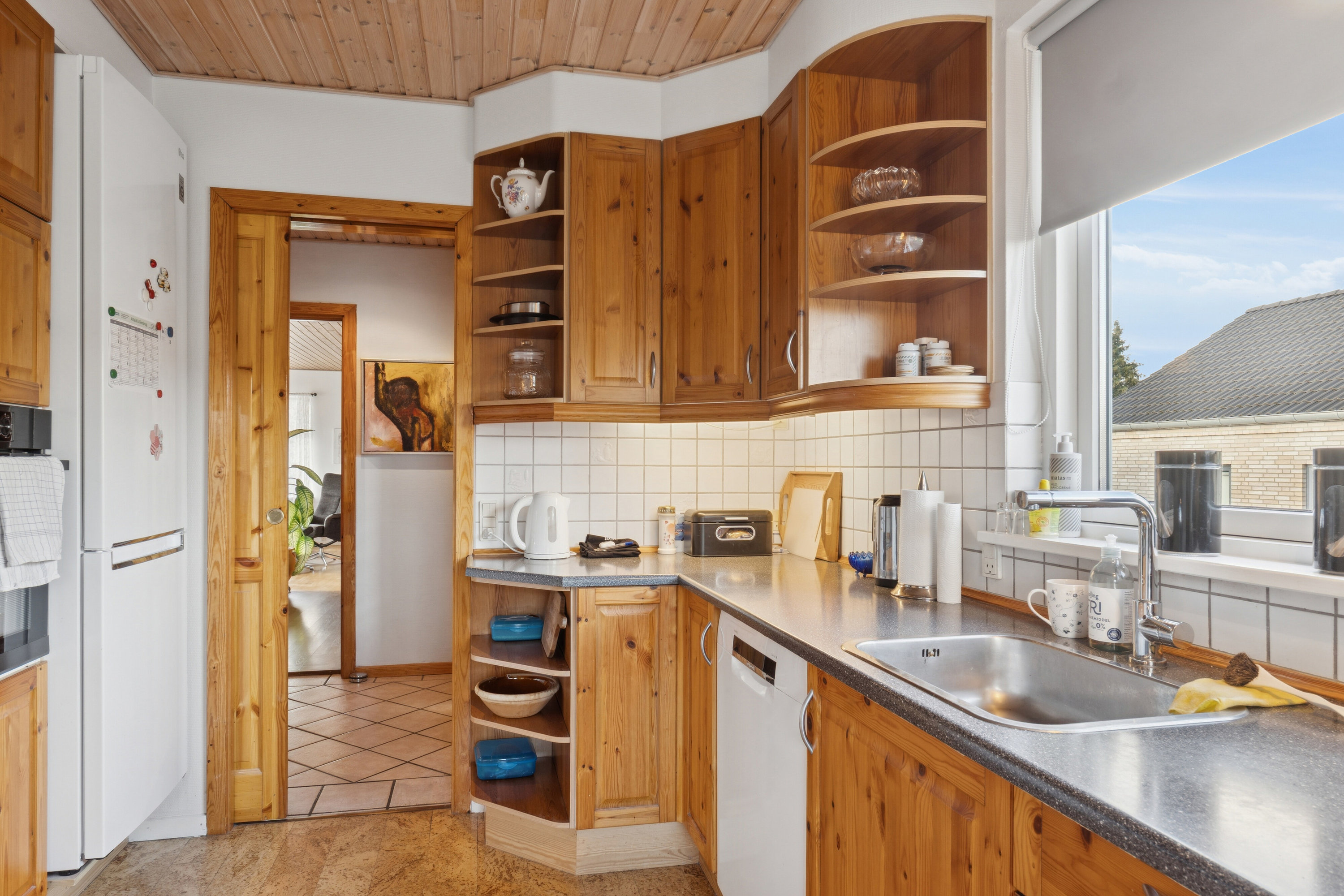 Fremhævet køkken billede i fuldskærmstilstand. Billede af Nordlundsvej 7, 2650 Hvidovre