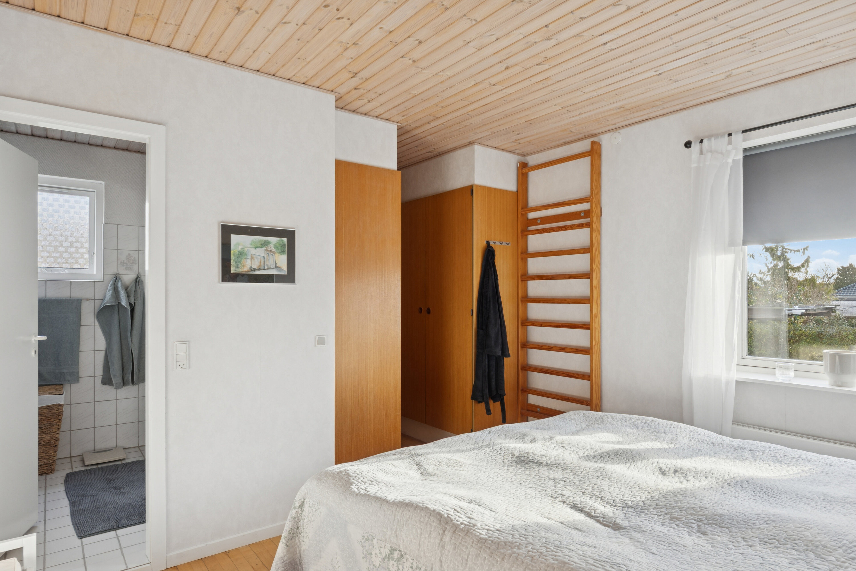 Fremhævet soveværelse billede i fuldskærmstilstand. Billede af Nordlundsvej 7, 2650 Hvidovre