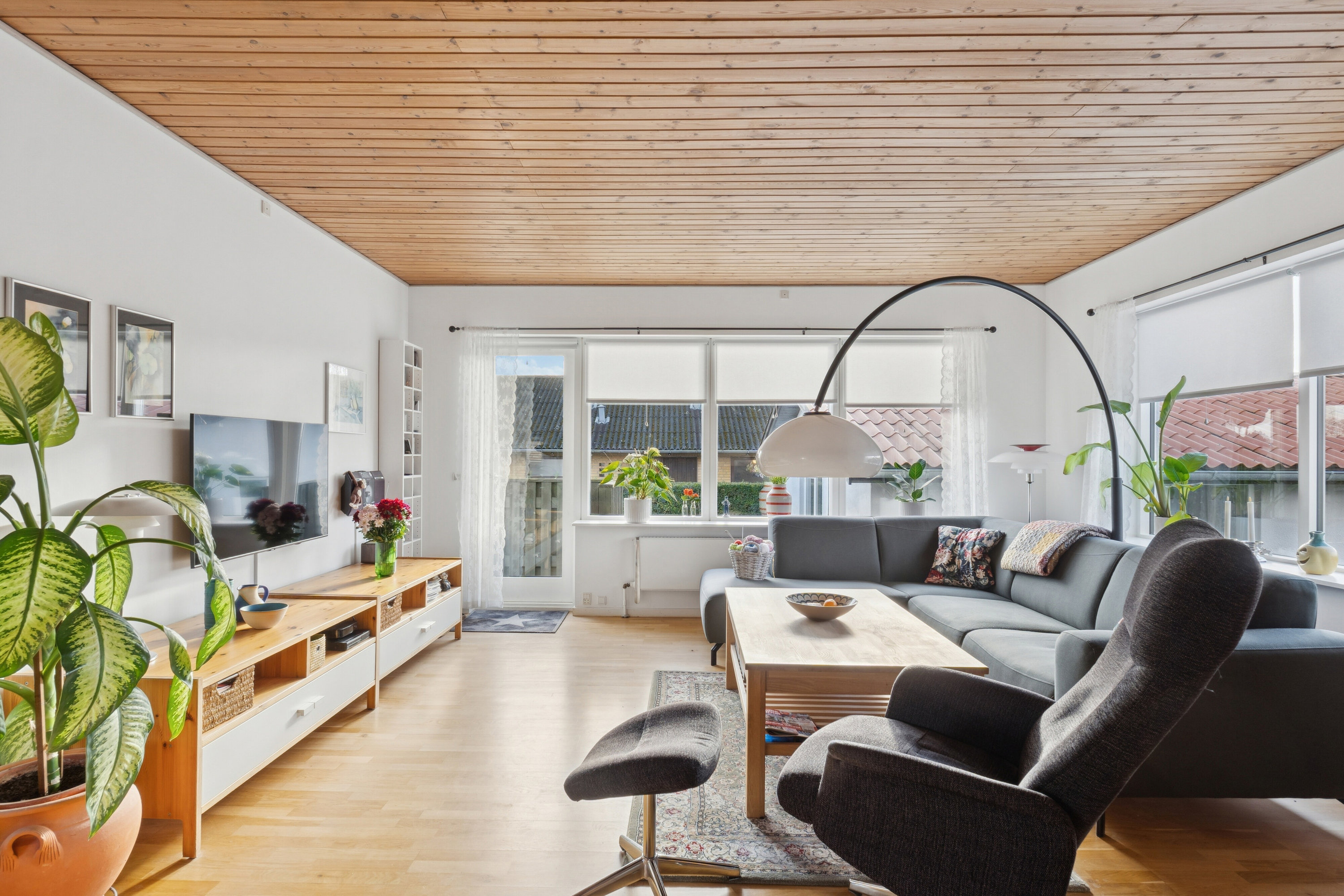 Fremhævet stue billede i fuldskærmstilstand. Billede af Nordlundsvej 7, 2650 Hvidovre